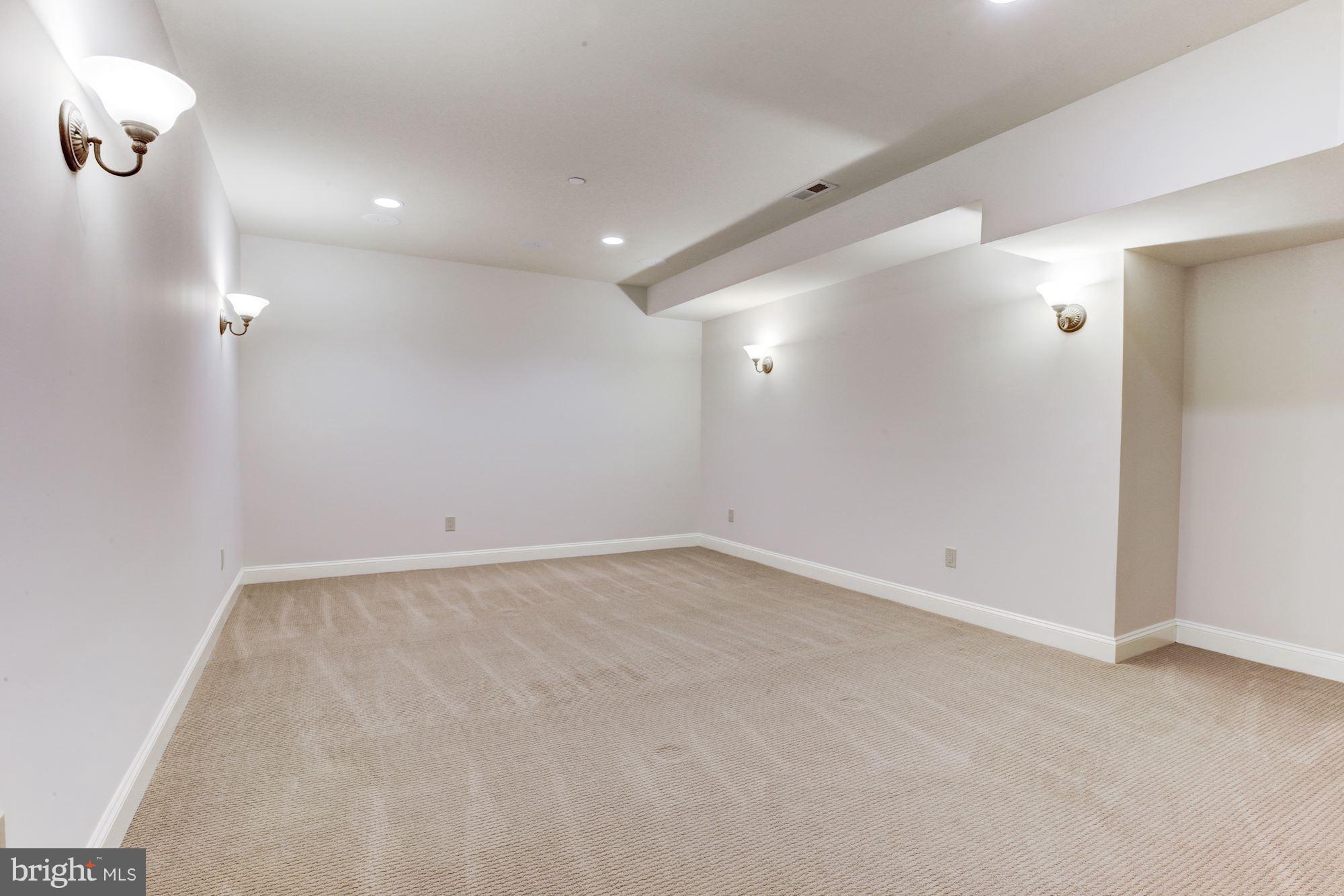 OAKWOOD KNOLLS - Residential