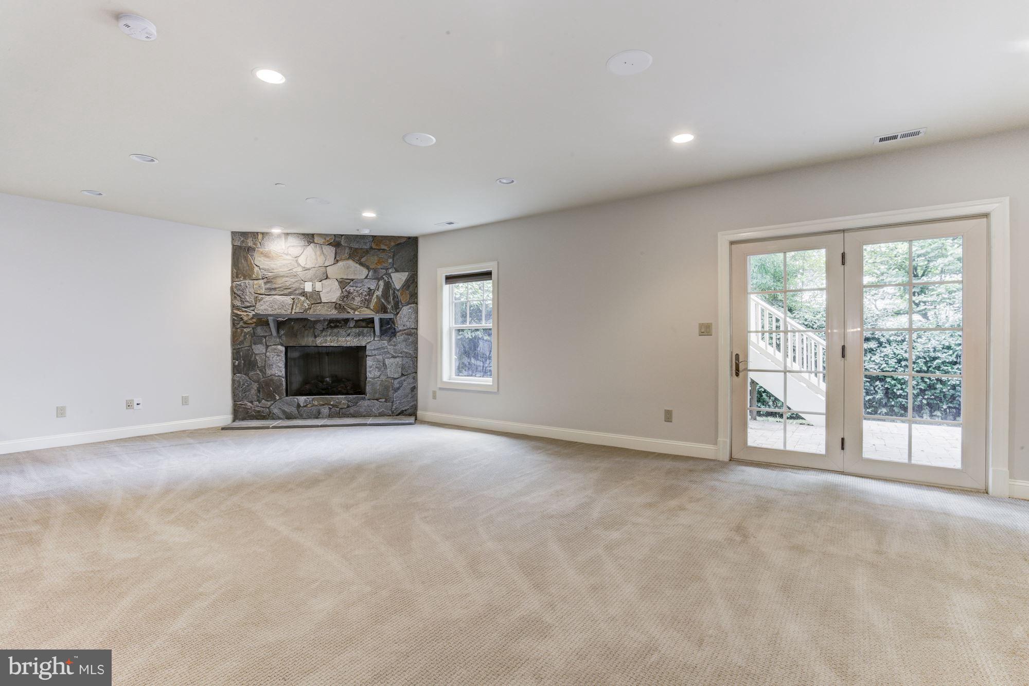 OAKWOOD KNOLLS - Residential