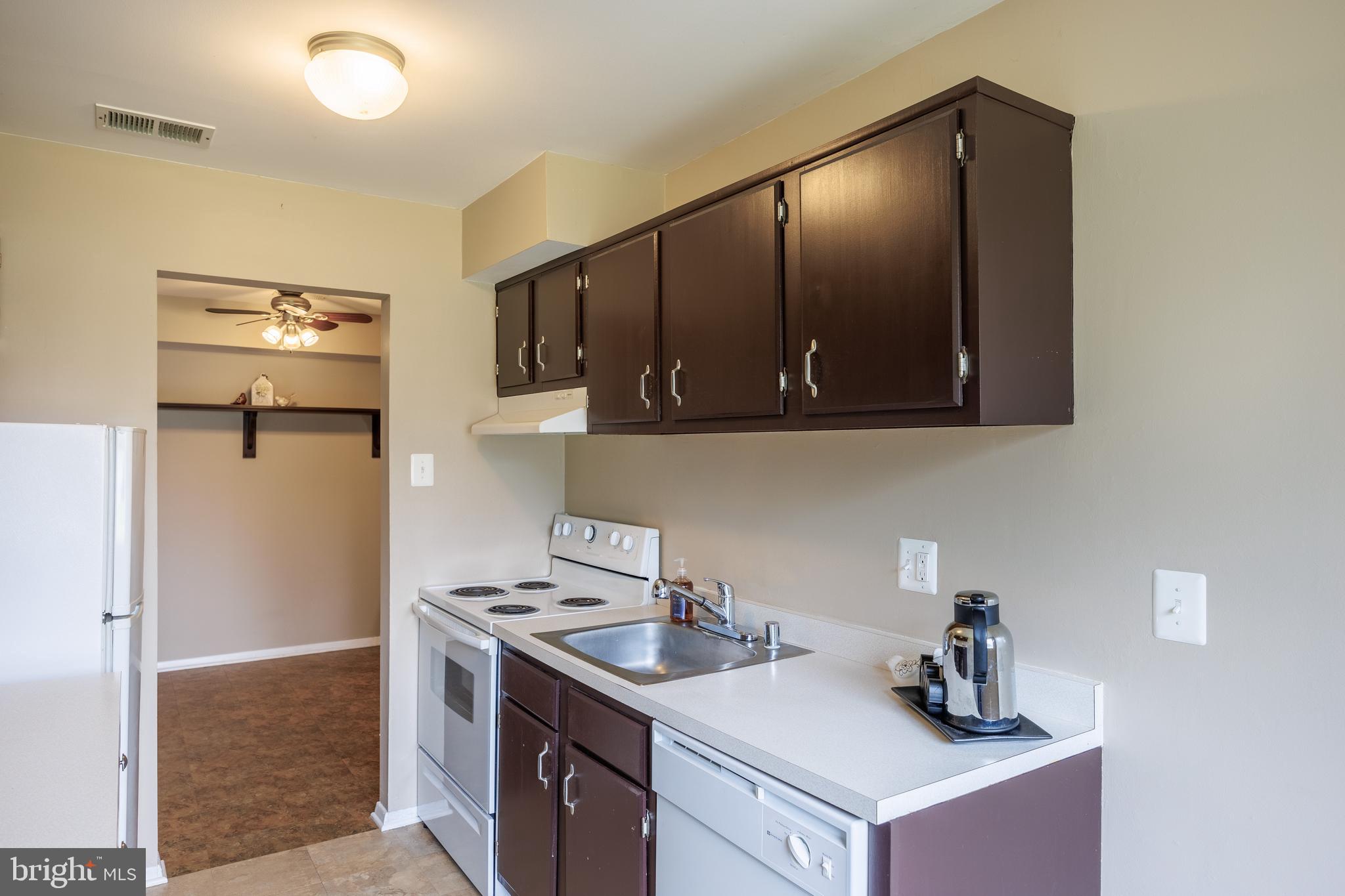 HAMPSTEAD VALLEY - Residential