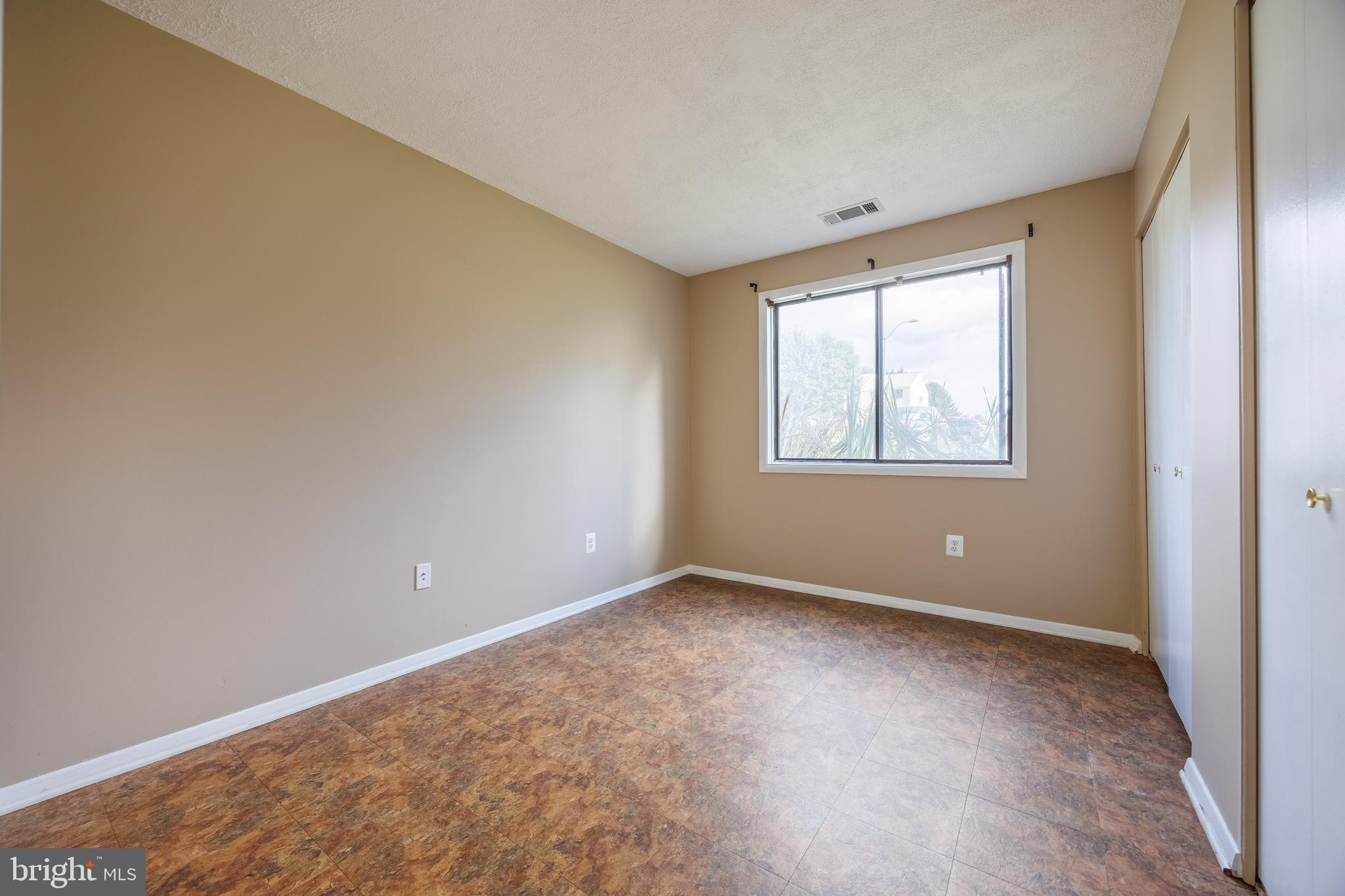 HAMPSTEAD VALLEY - Residential