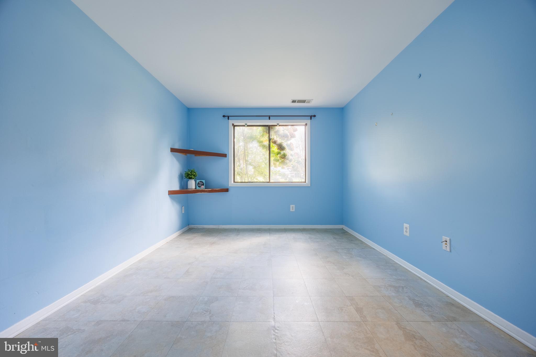 HAMPSTEAD VALLEY - Residential