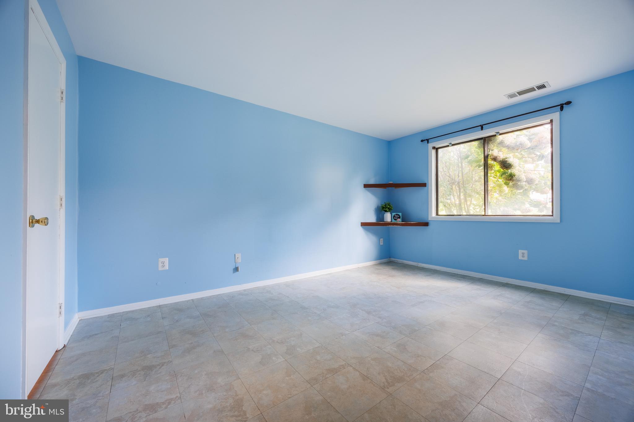 HAMPSTEAD VALLEY - Residential