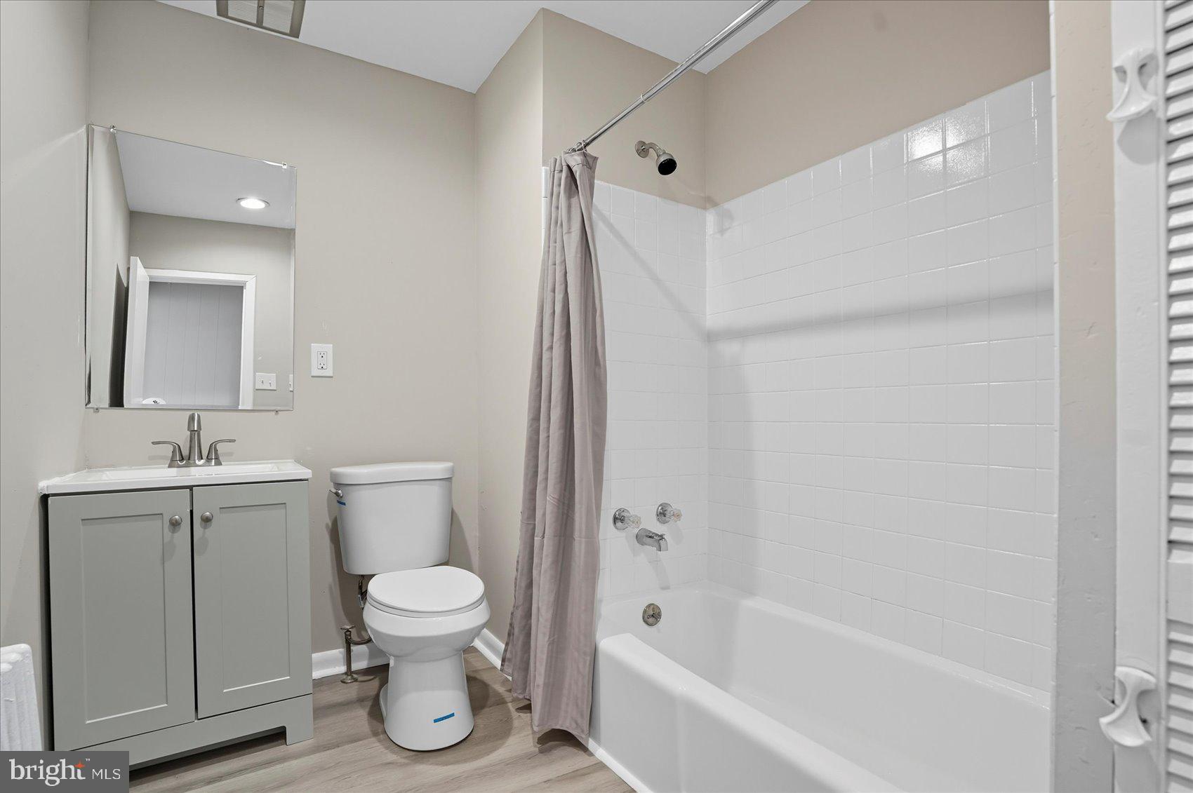 HAMILTON HILLS - Residential