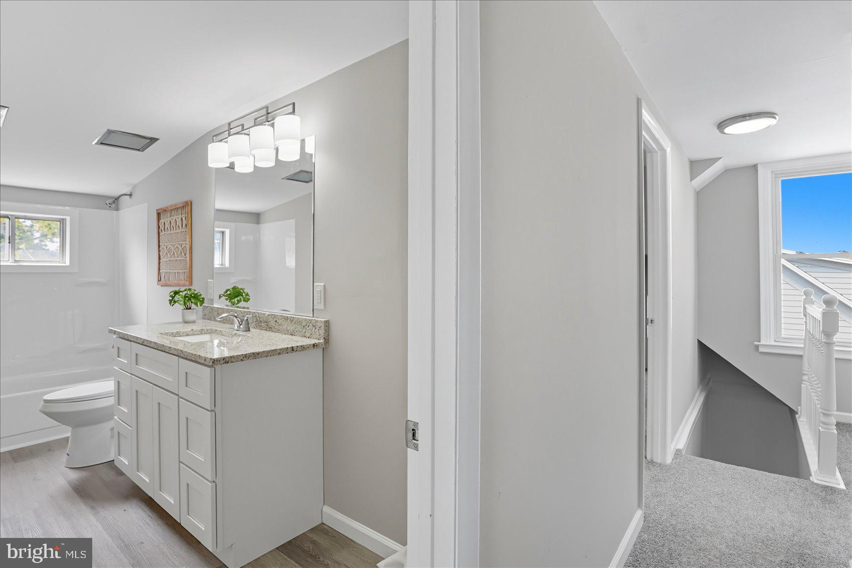 HAMILTON HILLS - Residential