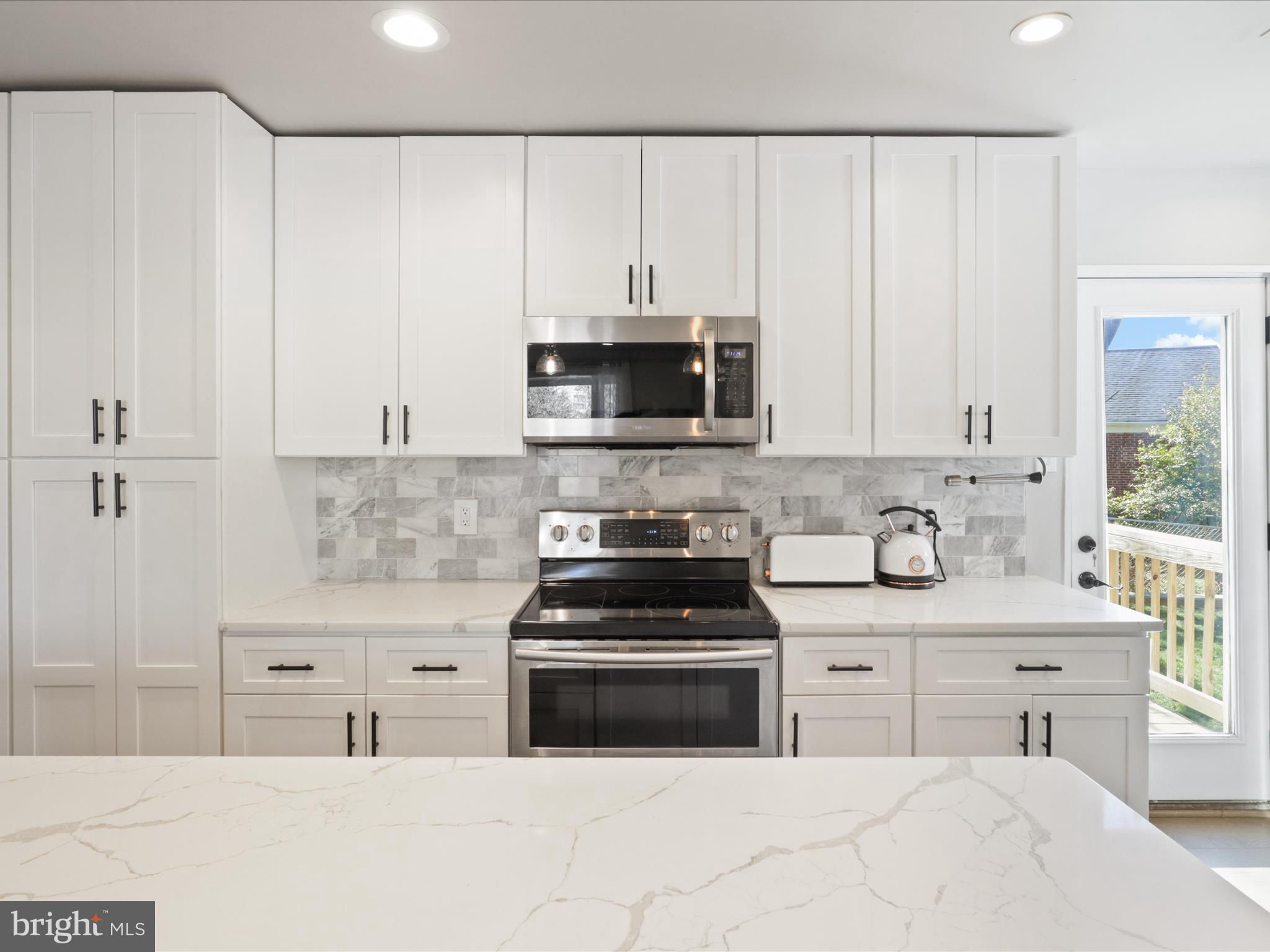 OVER LEE KNOLLS - Residential