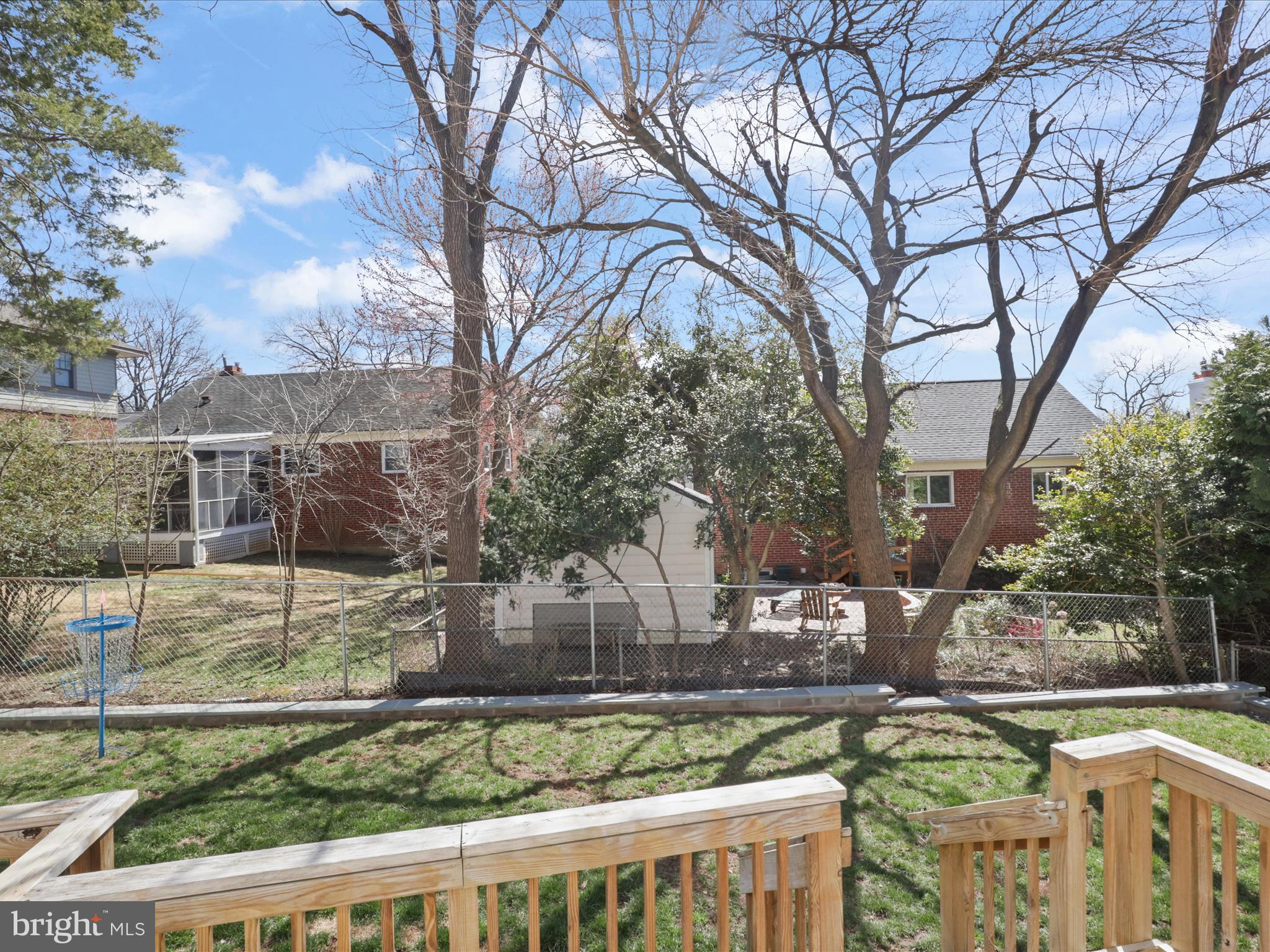 OVER LEE KNOLLS - Residential