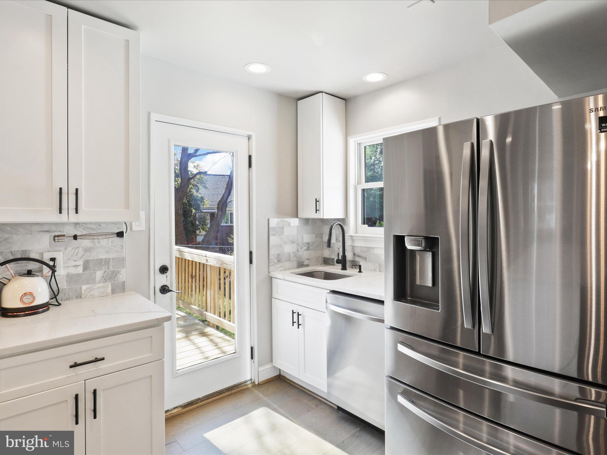 OVER LEE KNOLLS - Residential