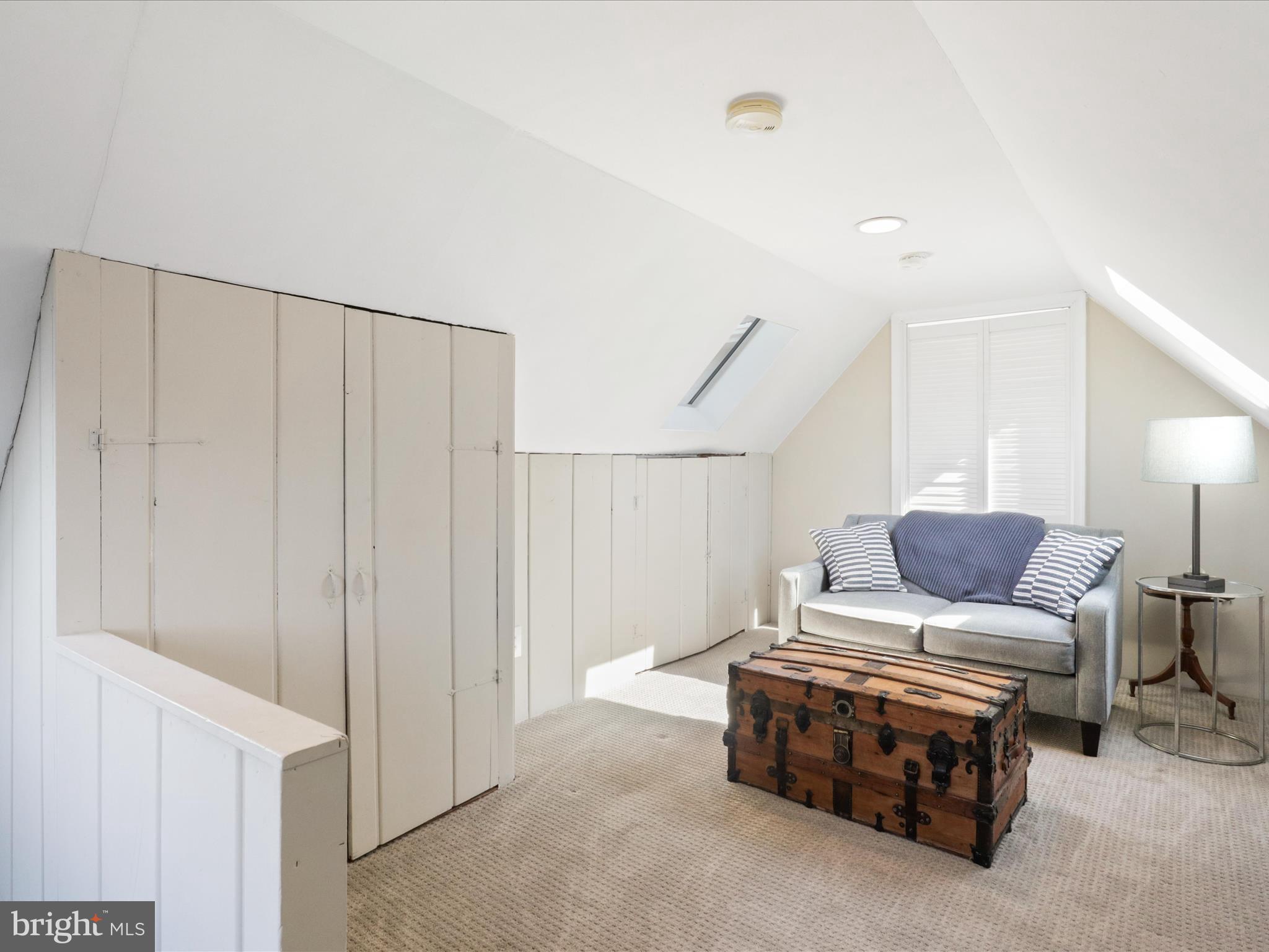 OVER LEE KNOLLS - Residential