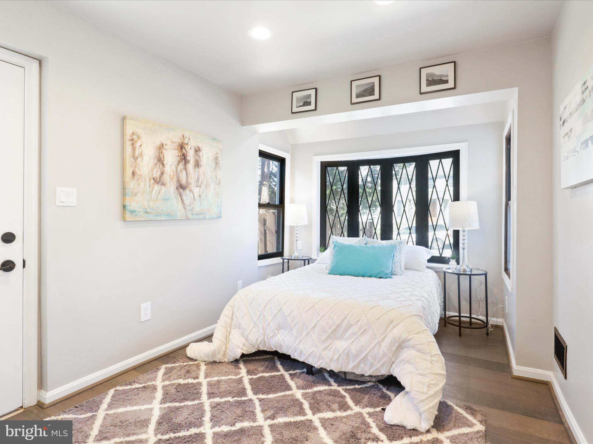 OVER LEE KNOLLS - Residential