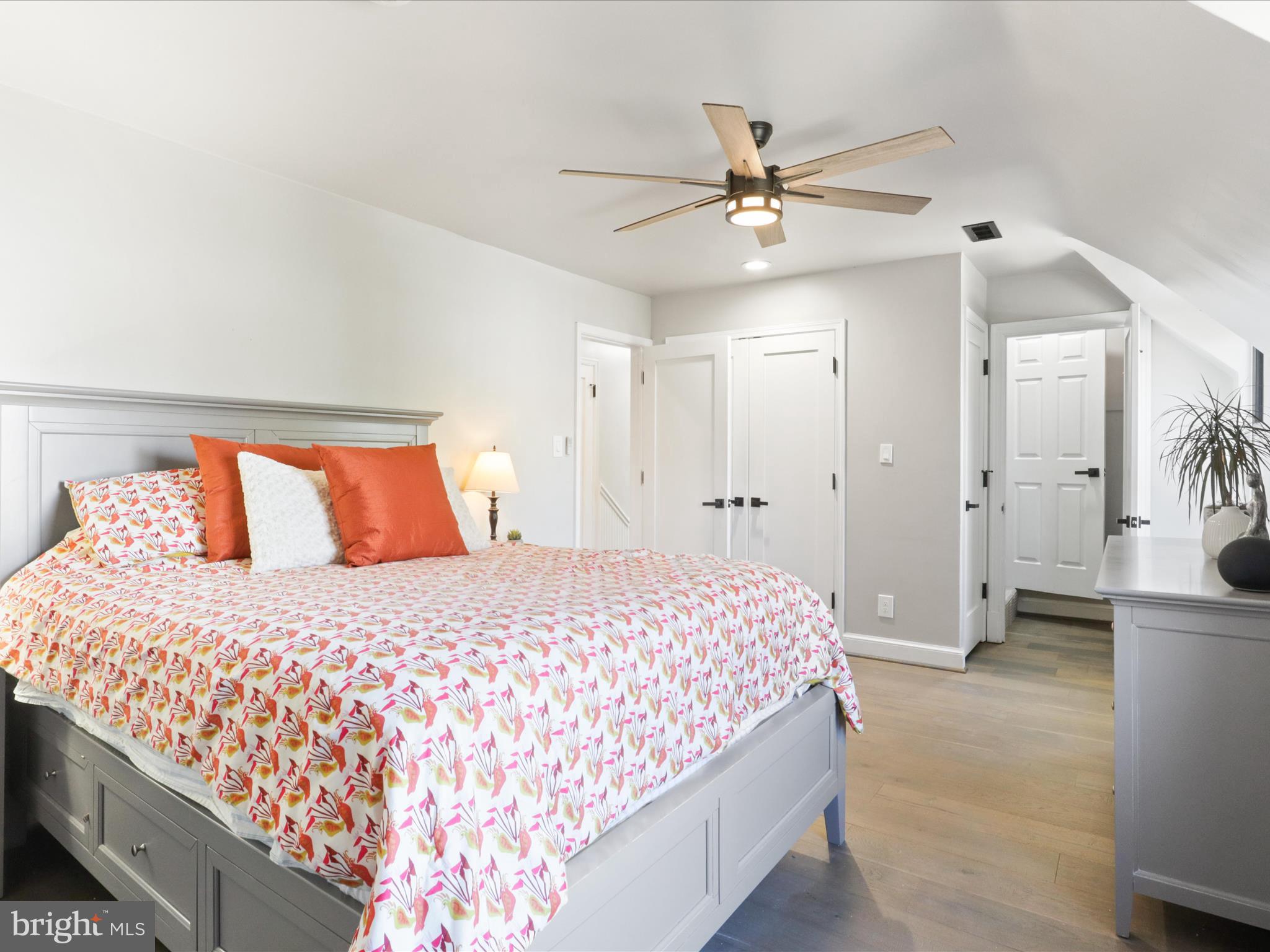 OVER LEE KNOLLS - Residential