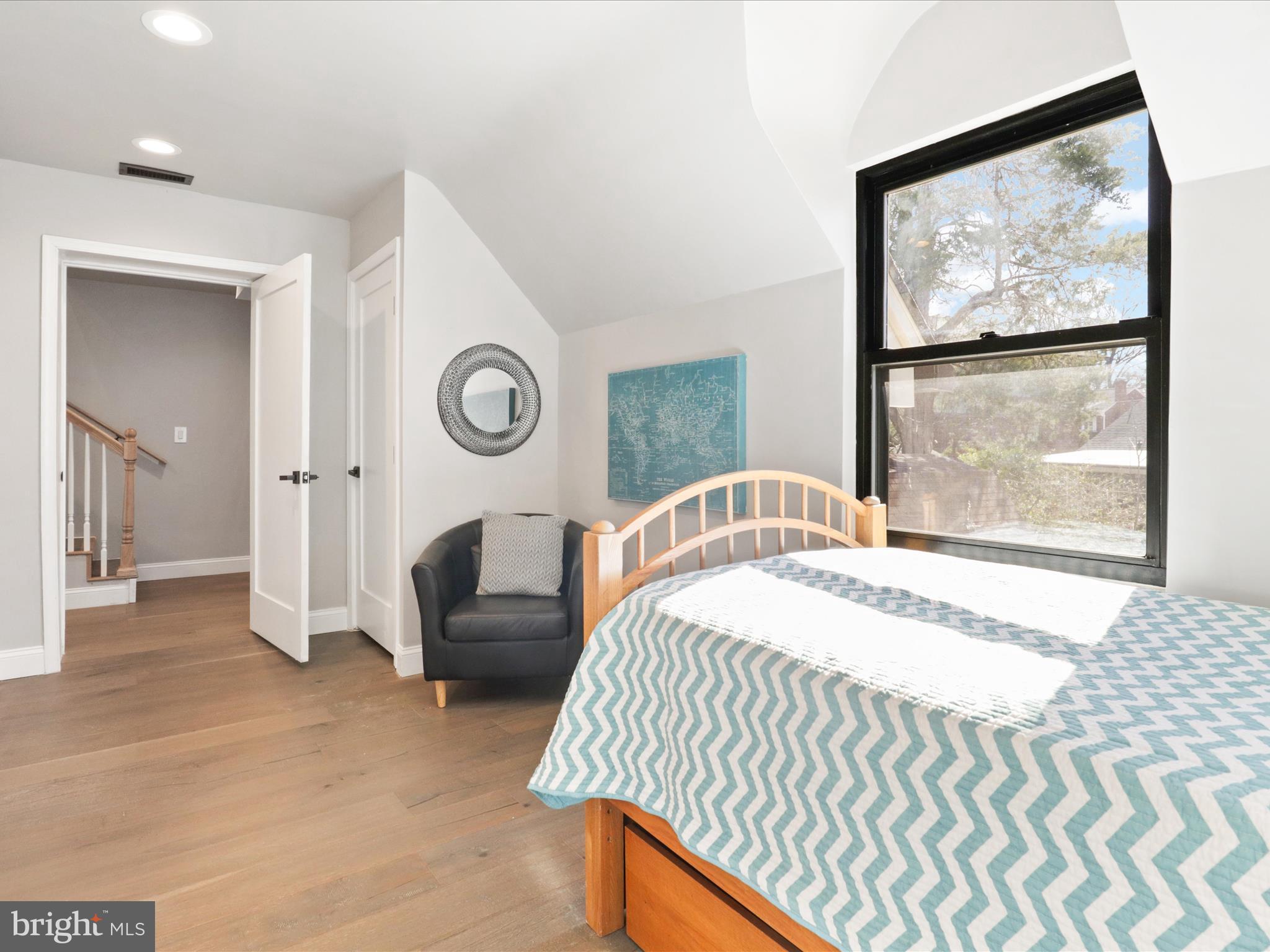 OVER LEE KNOLLS - Residential