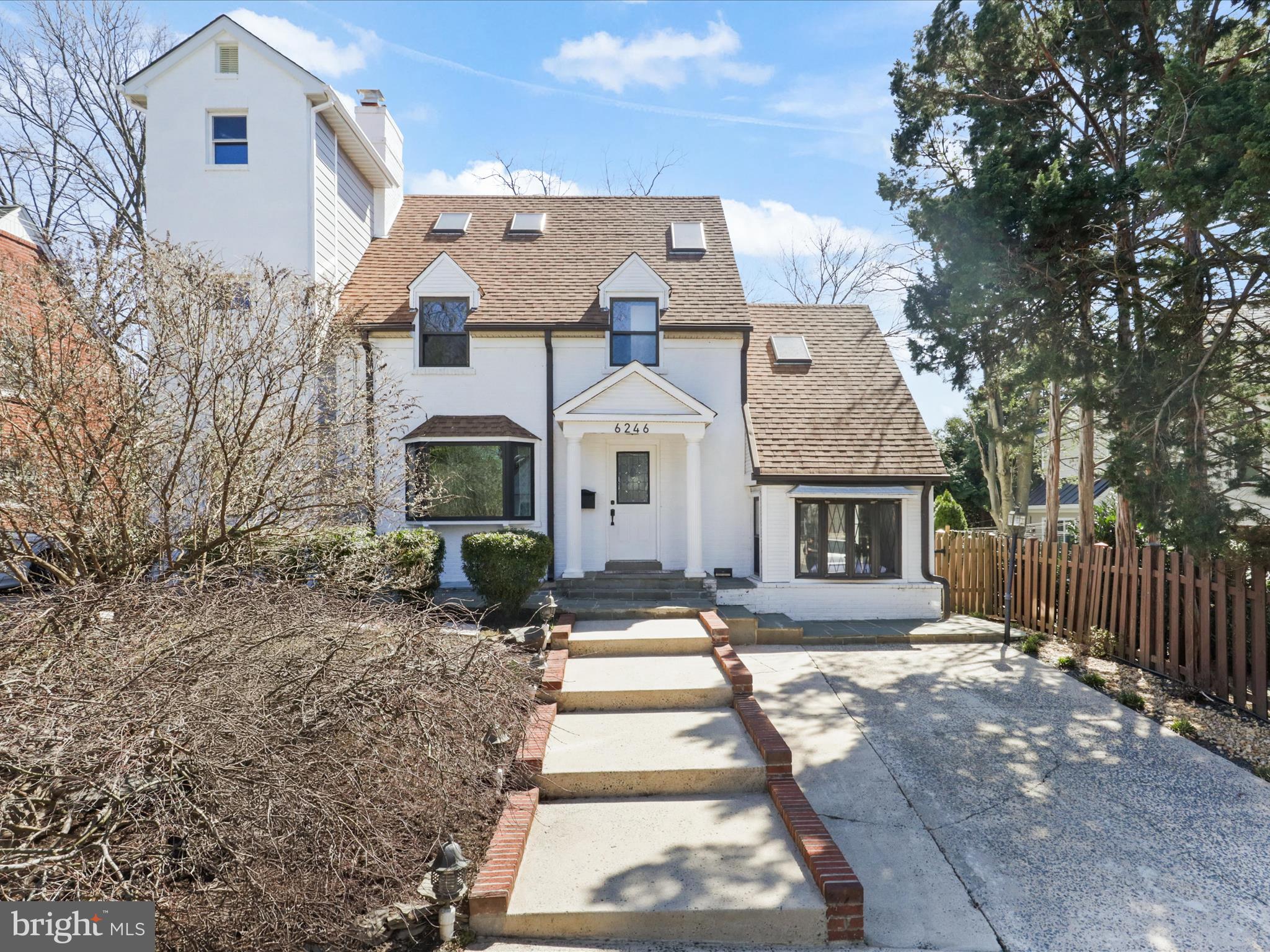 OVER LEE KNOLLS - Residential