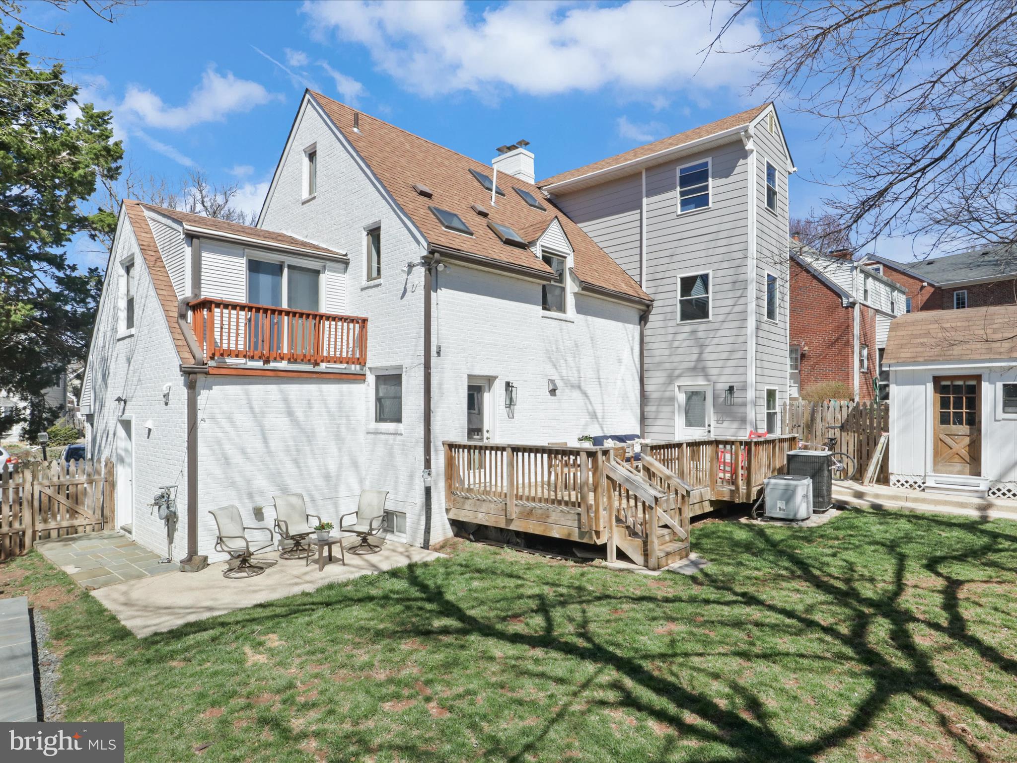 OVER LEE KNOLLS - Residential