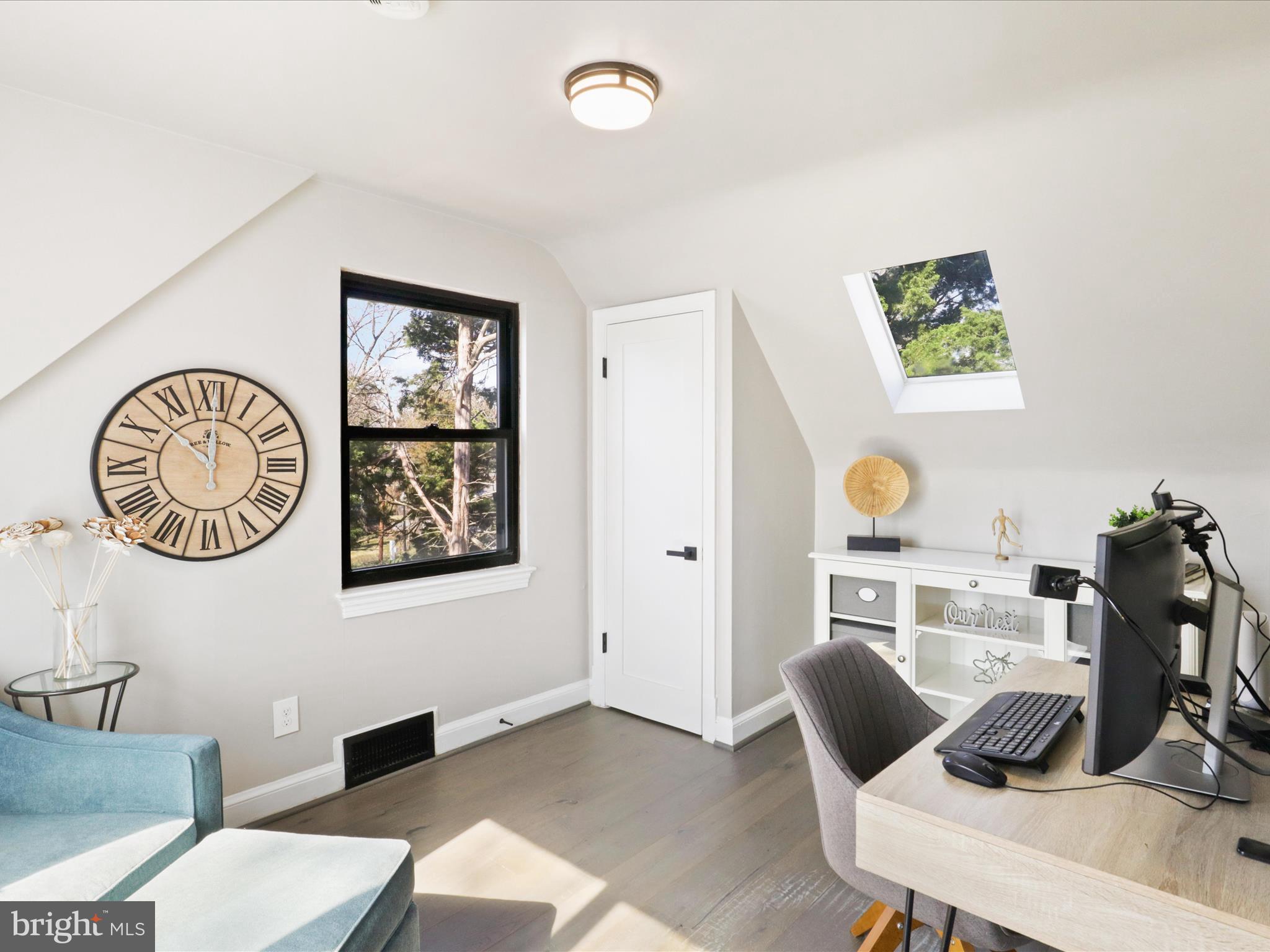 OVER LEE KNOLLS - Residential