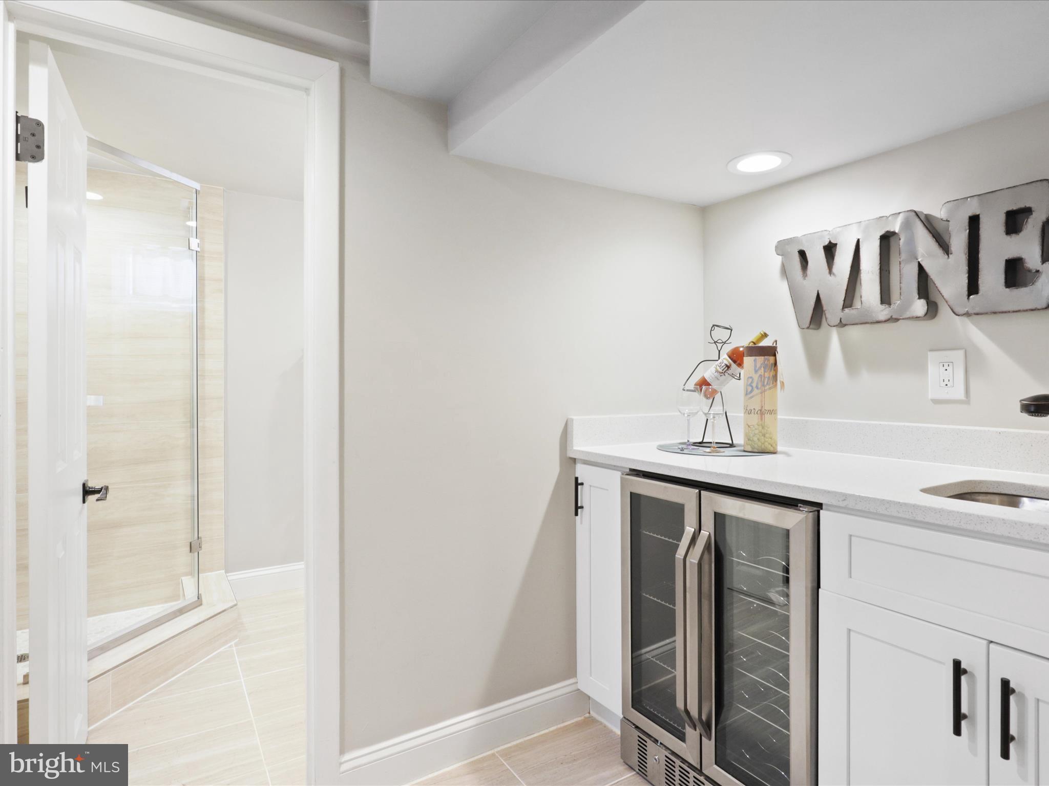 OVER LEE KNOLLS - Residential