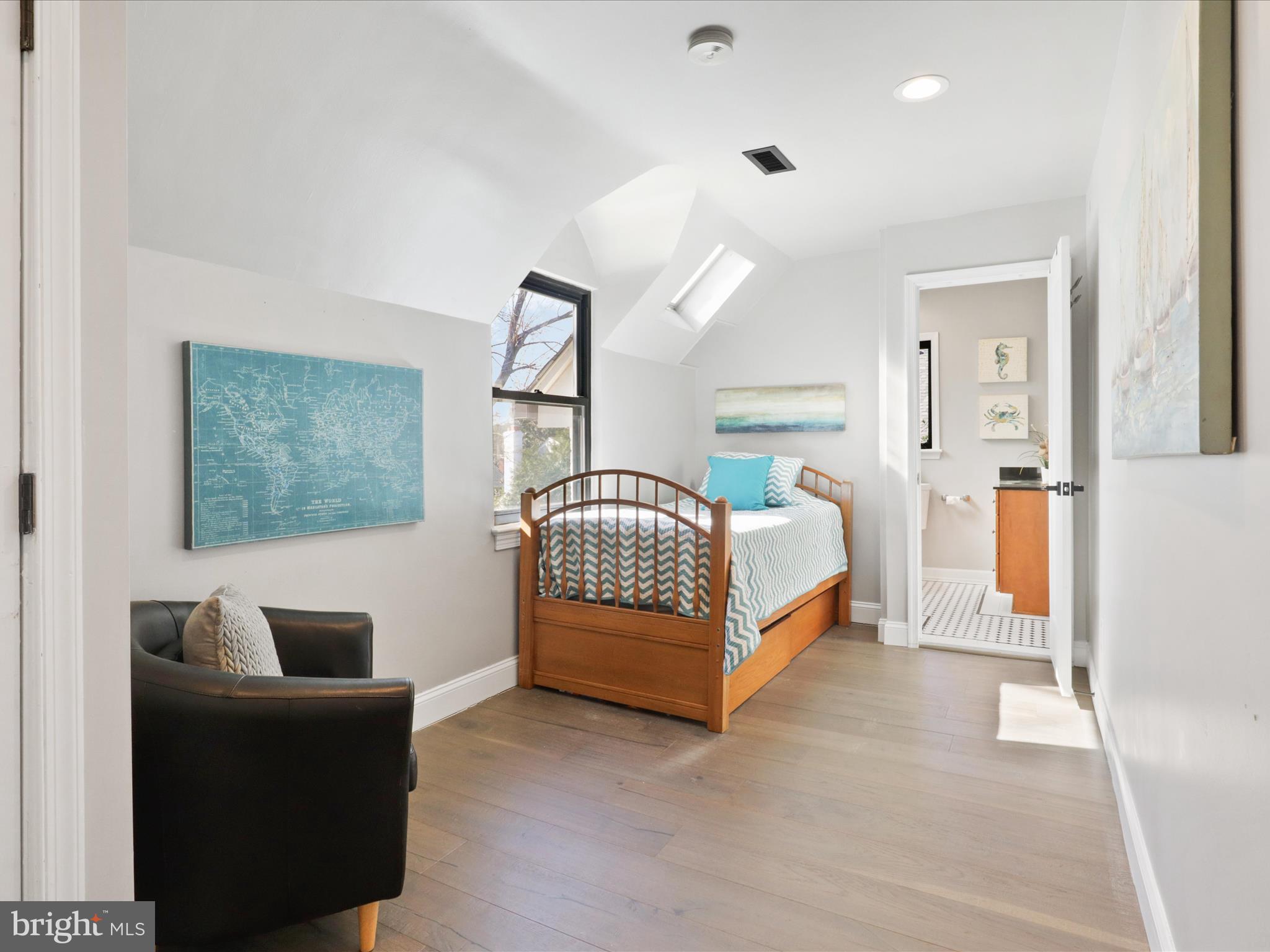 OVER LEE KNOLLS - Residential