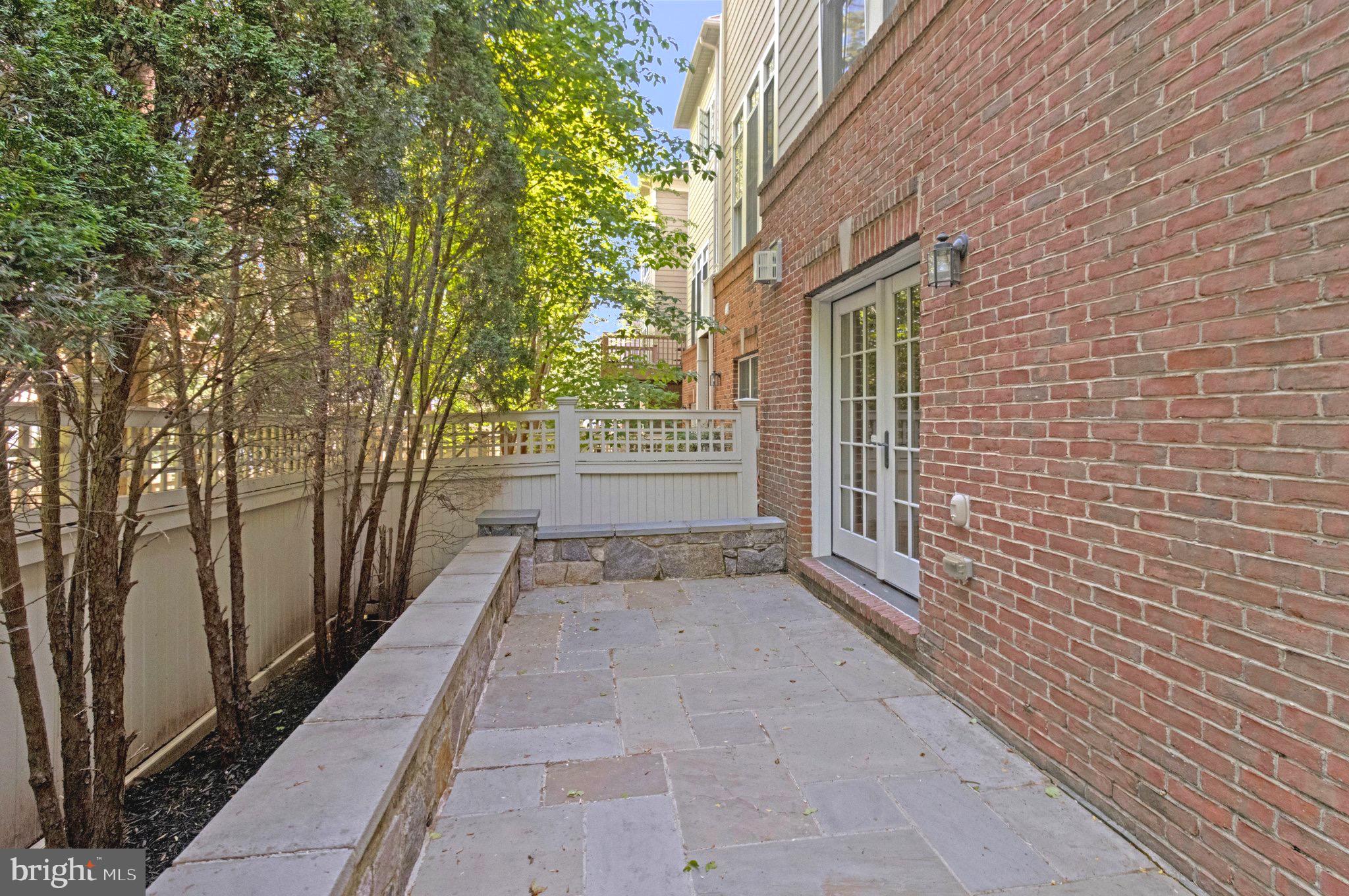 STOCKWELL MANOR - Residential