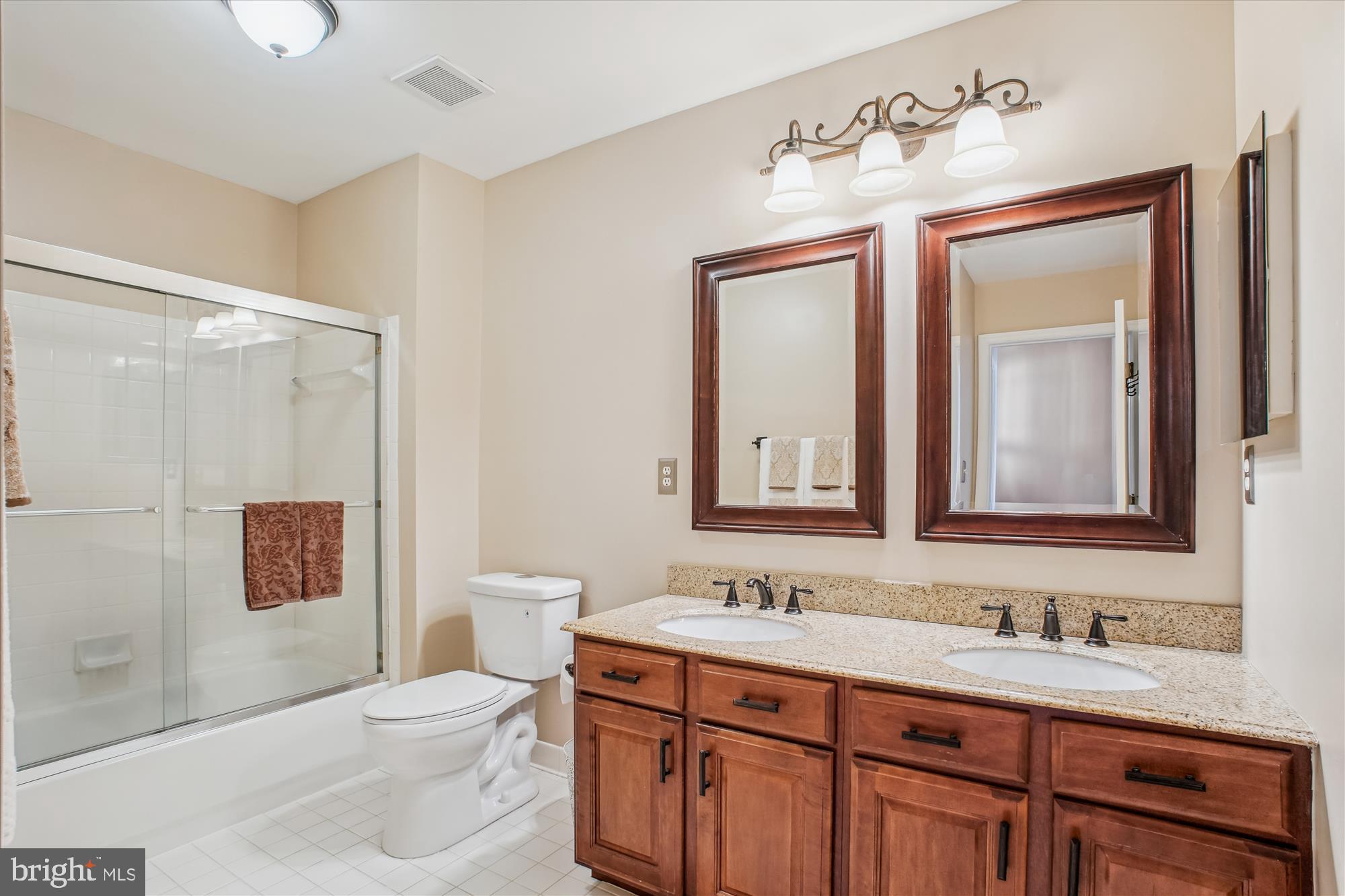 KINGSTOWNE - Residential