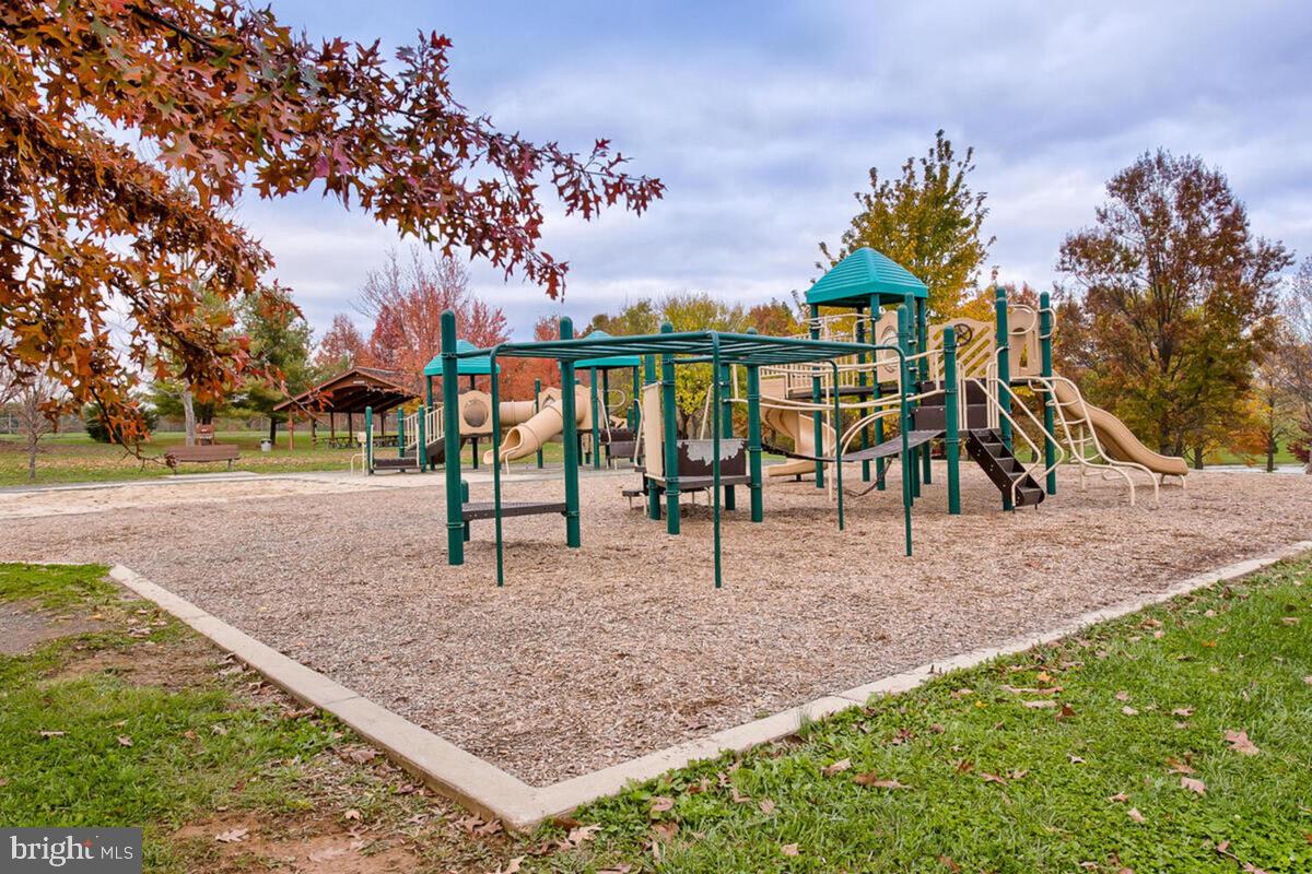 FOUNTAINDALE SOUTH - Residential