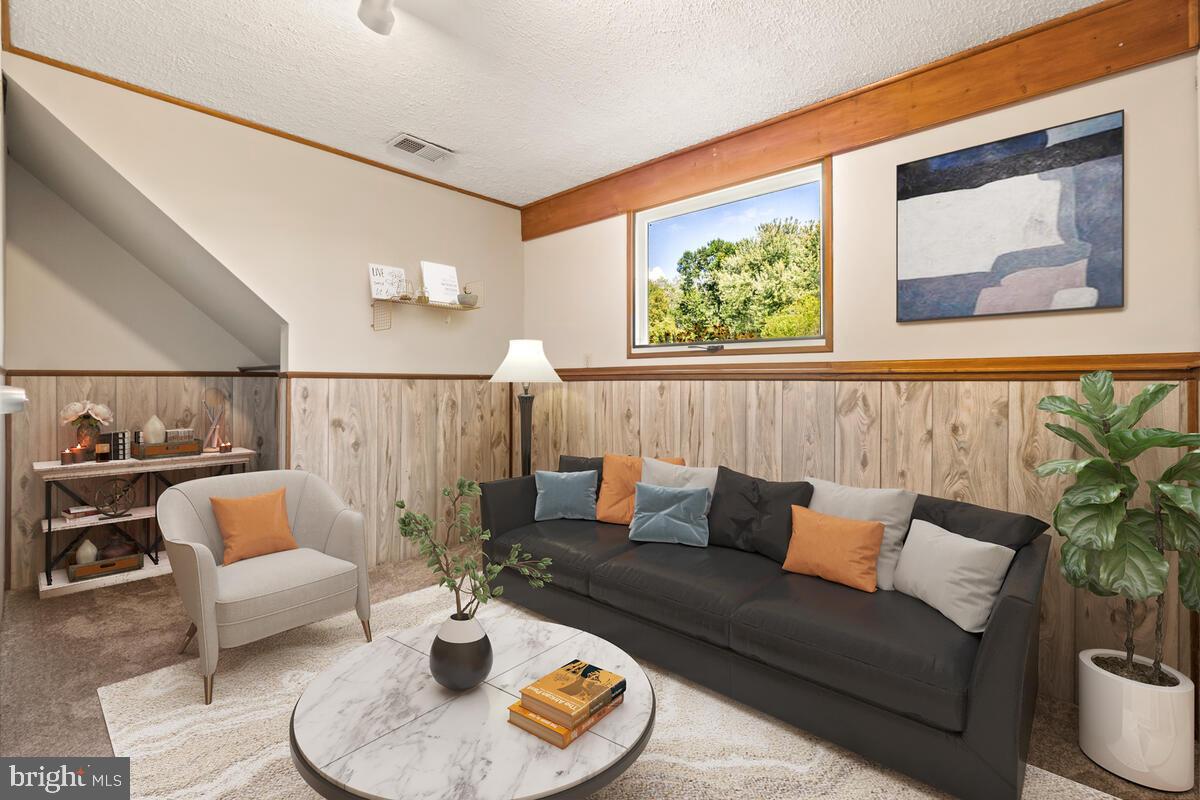 FOUNTAINDALE SOUTH - Residential