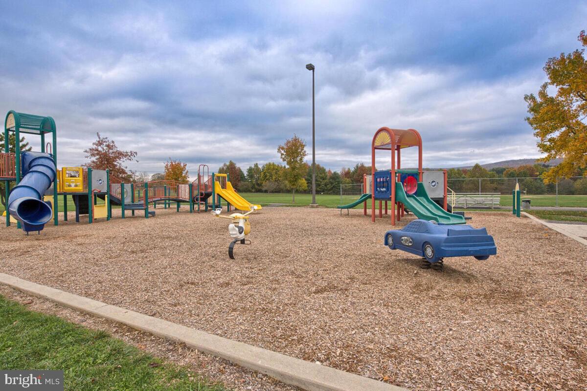 FOUNTAINDALE SOUTH - Residential