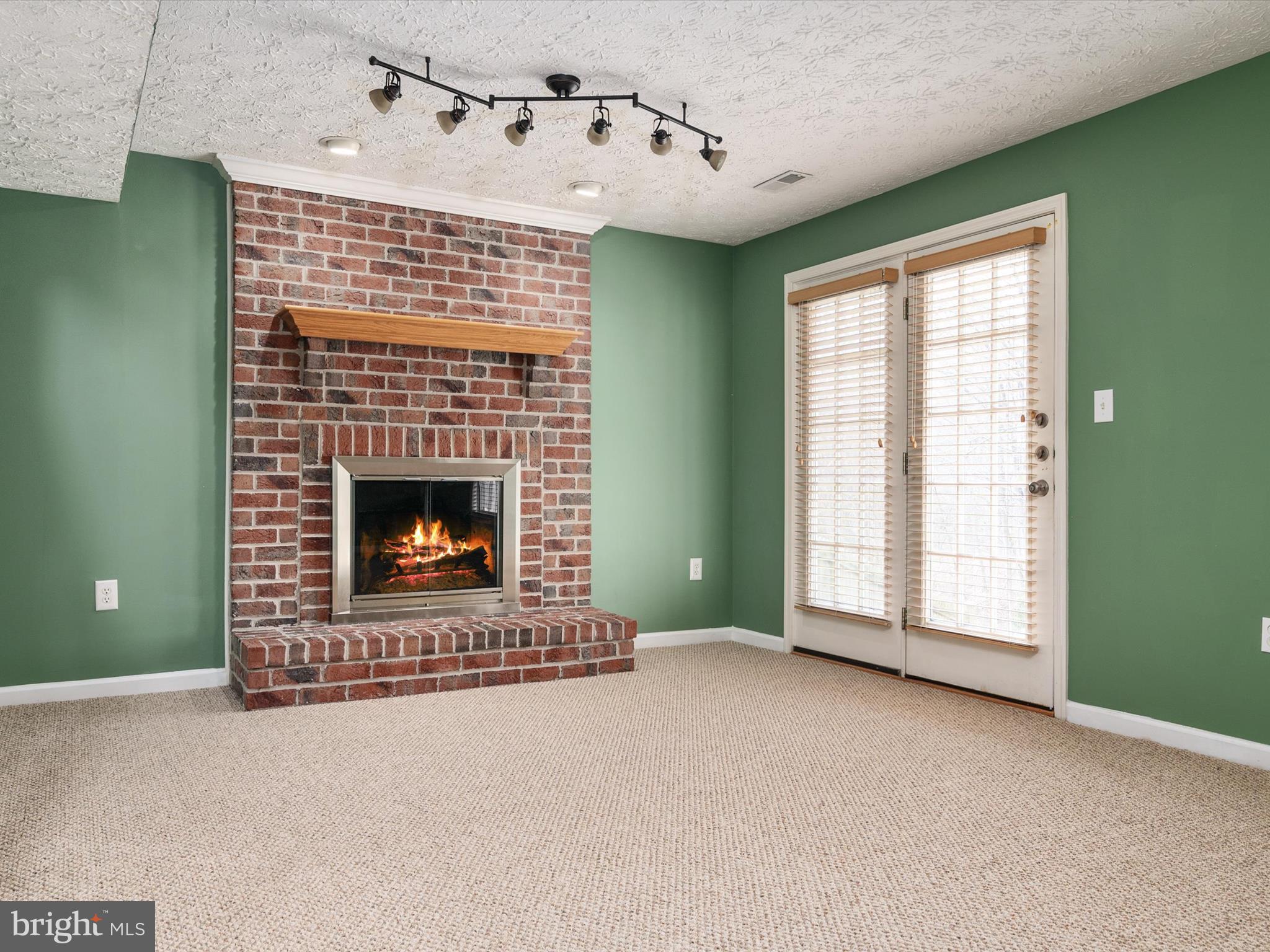 RUSSETT - Residential