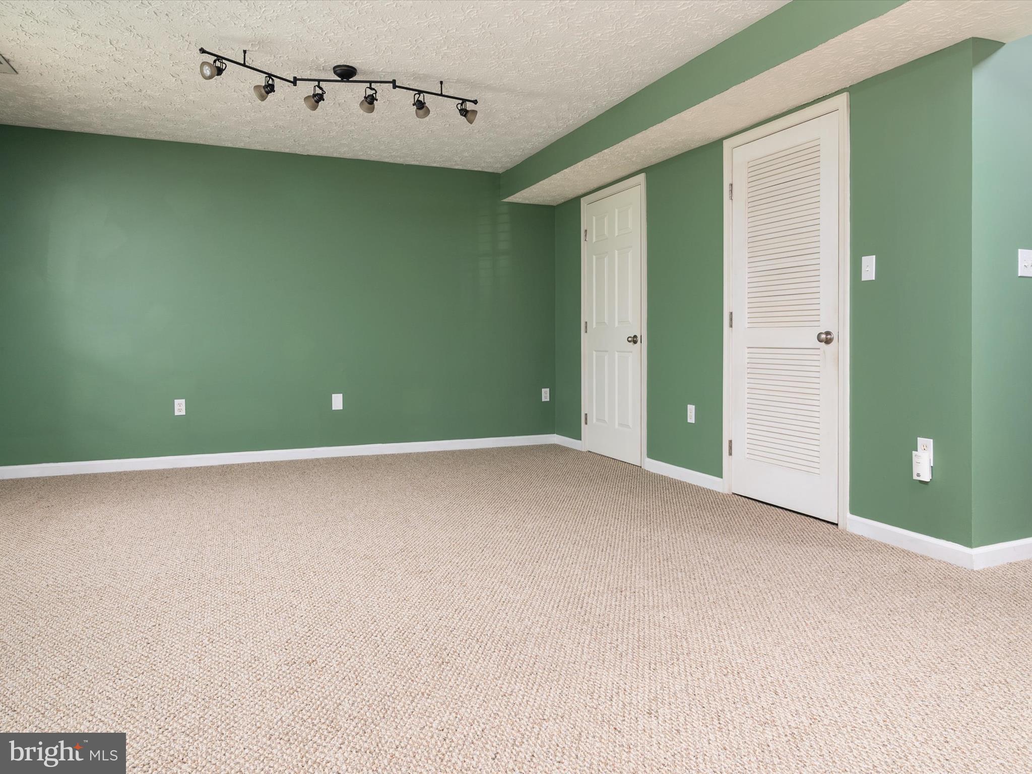 RUSSETT - Residential