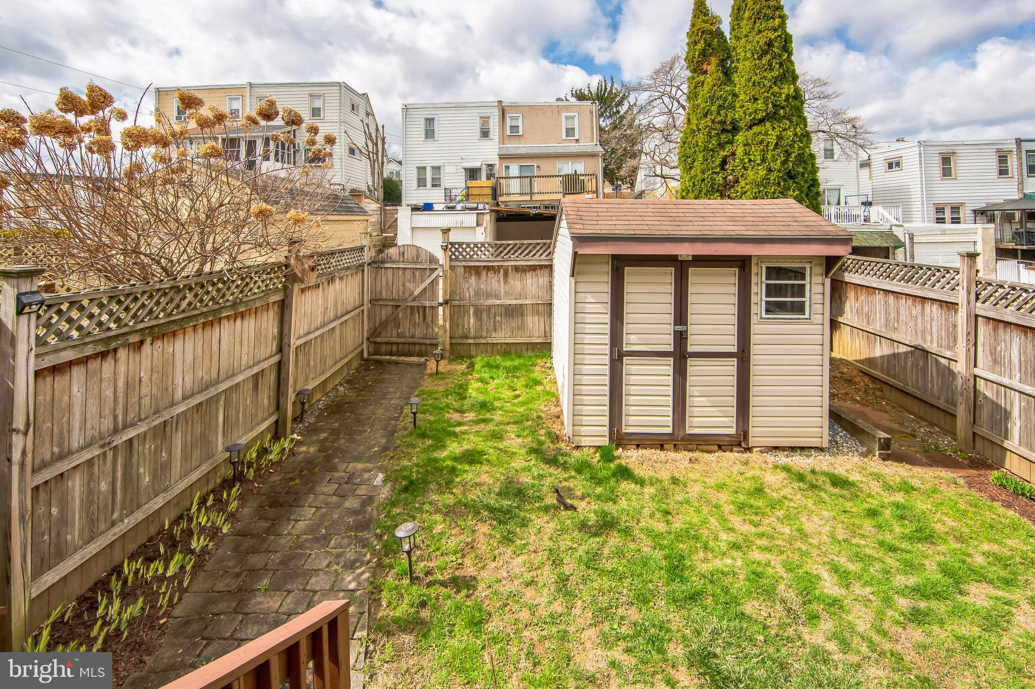 LLANERCH - Residential