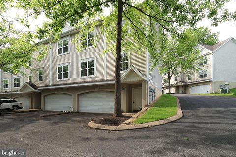 Condo For Sale - 136 Kenley Court<br/> STATE COLLEGE, PA 16803