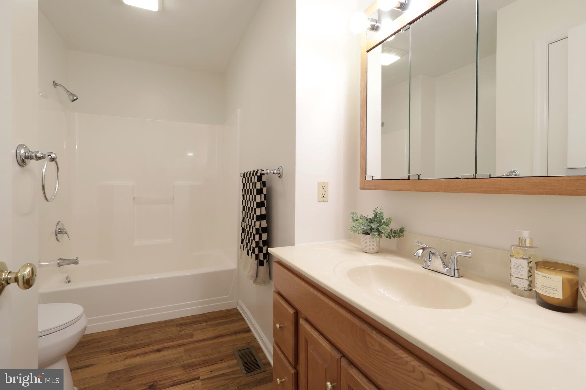 GALEN OAKS - Residential
