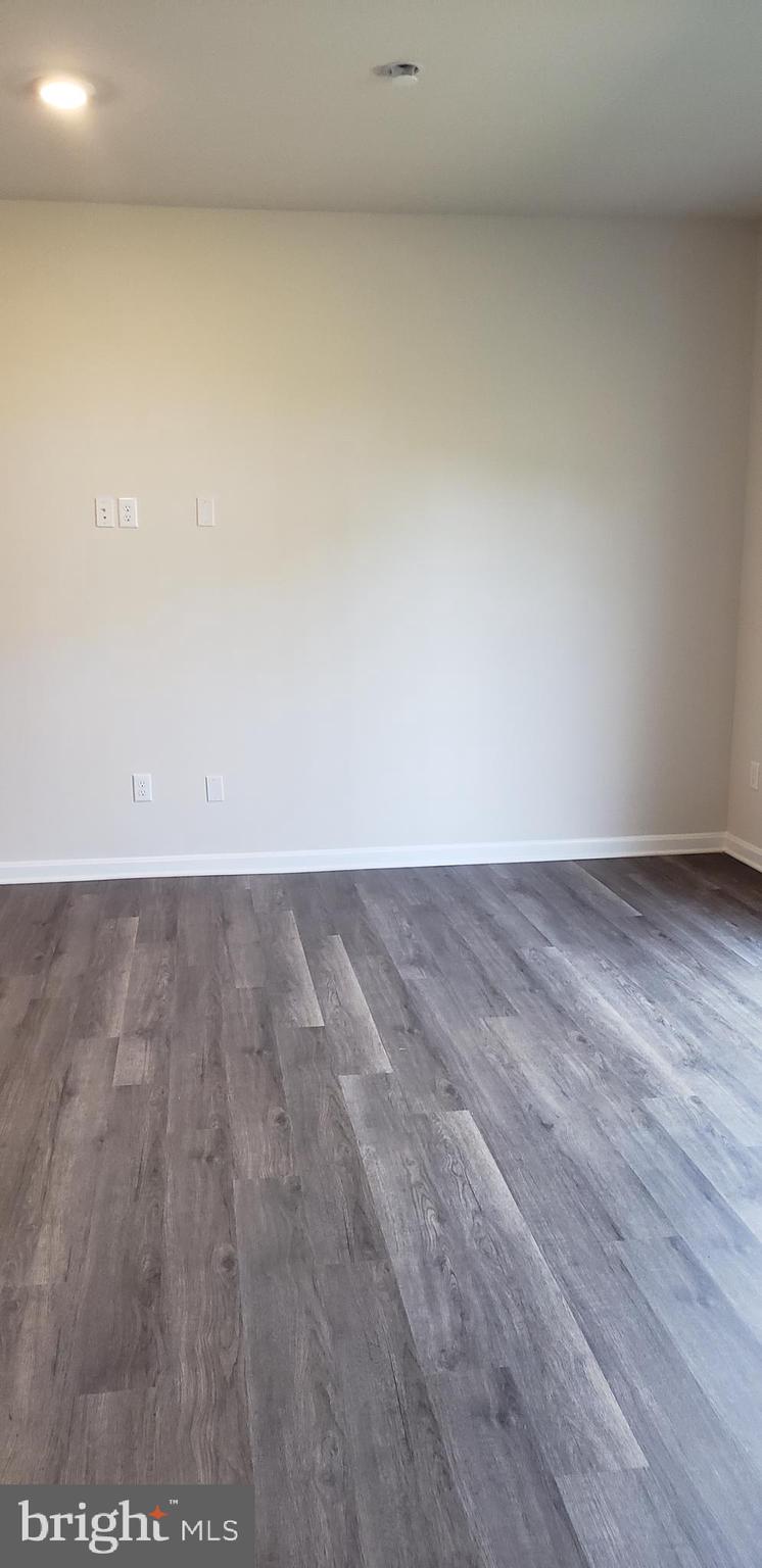 LURAY LANDING - Residential Lease