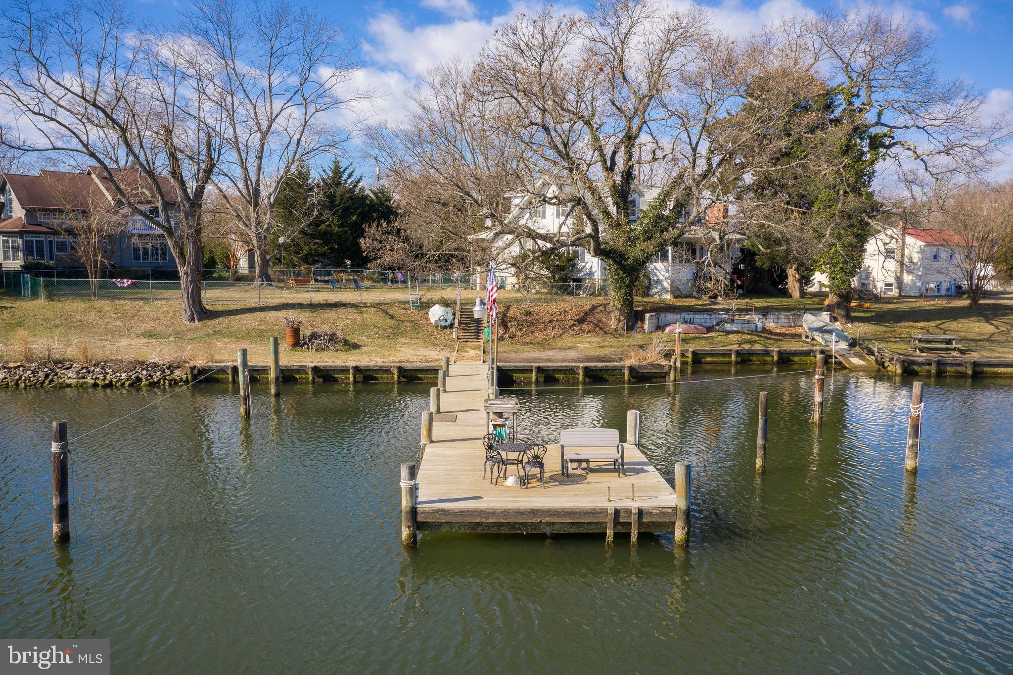 MAGOTHY MANOR - Residential