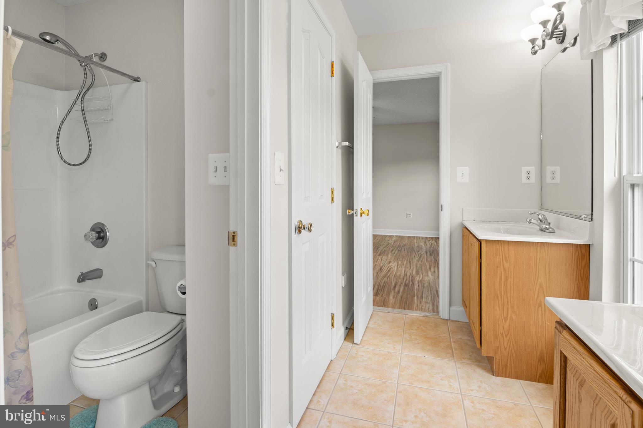 LONGMEADE - Residential