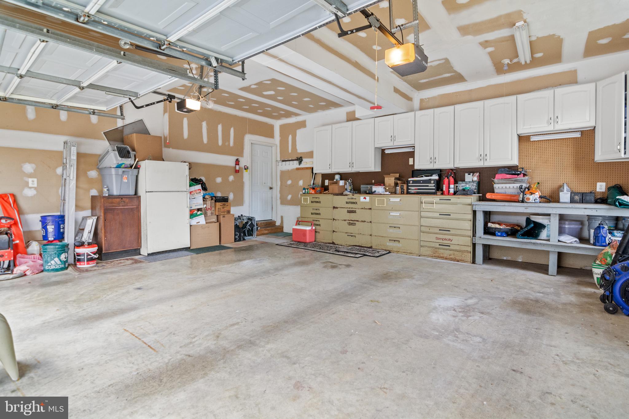 LONGMEADE - Residential