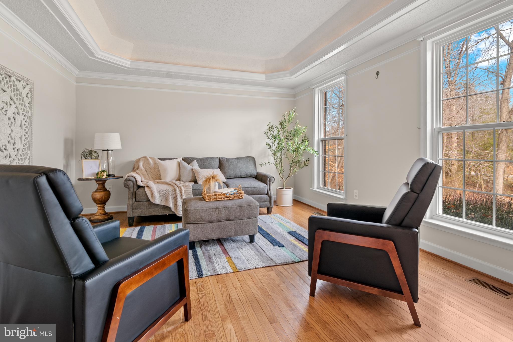 LONGMEADE - Residential