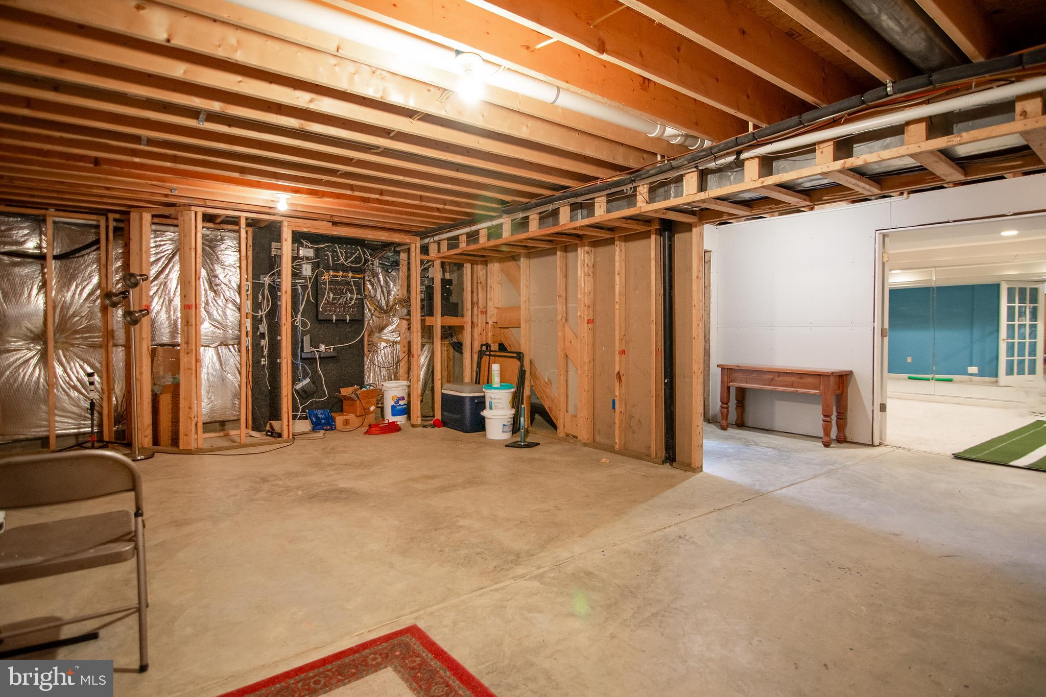 LONGMEADE - Residential