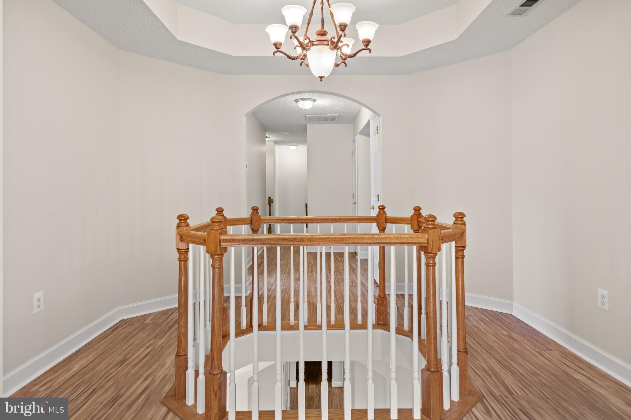 LONGMEADE - Residential