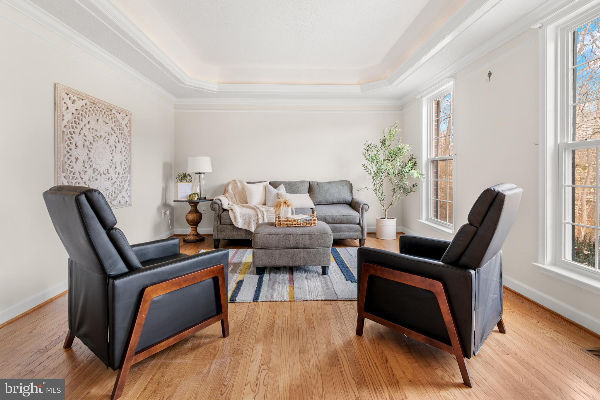 LONGMEADE - Residential