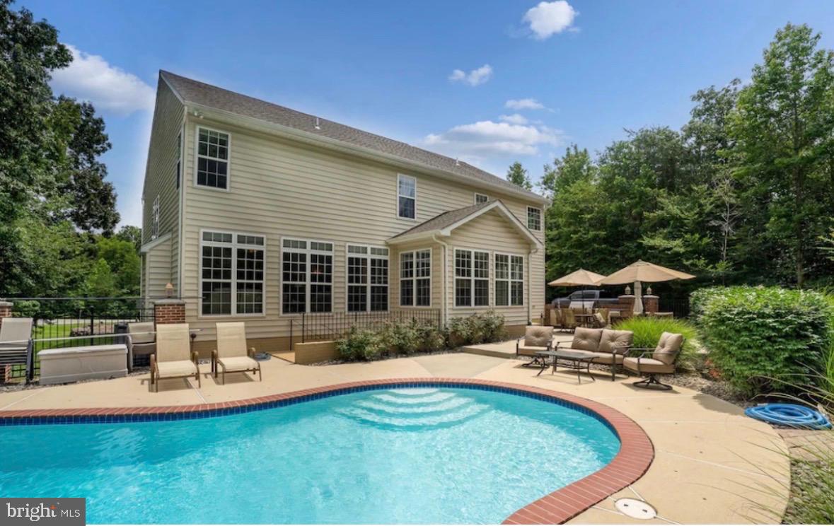 LONGMEADE - Residential