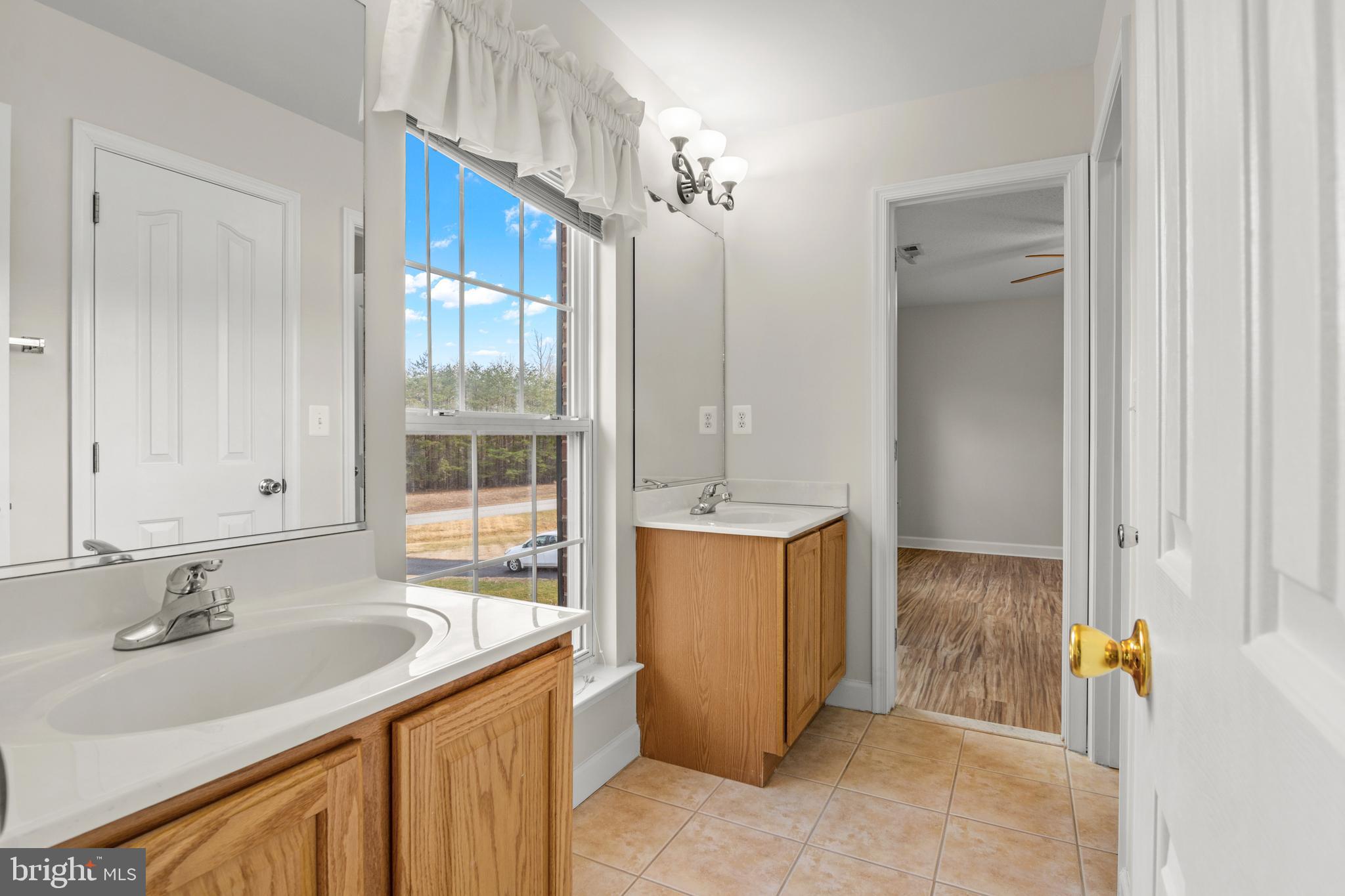 LONGMEADE - Residential