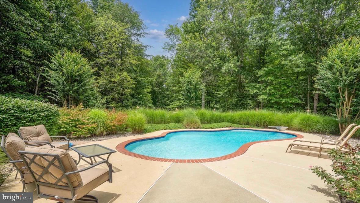 LONGMEADE - Residential