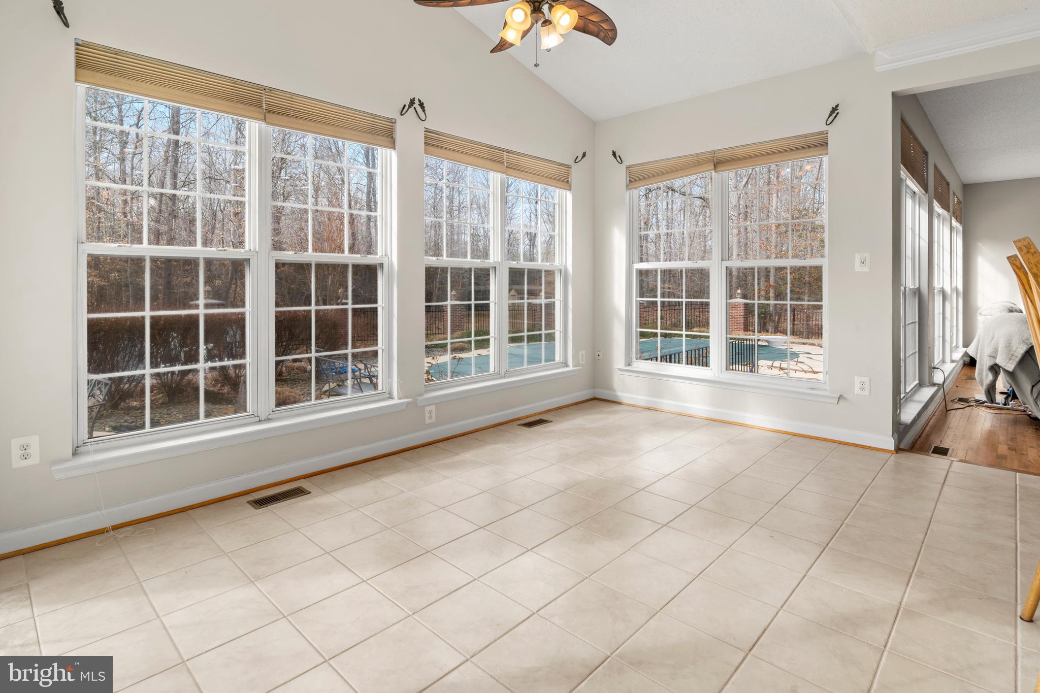 LONGMEADE - Residential