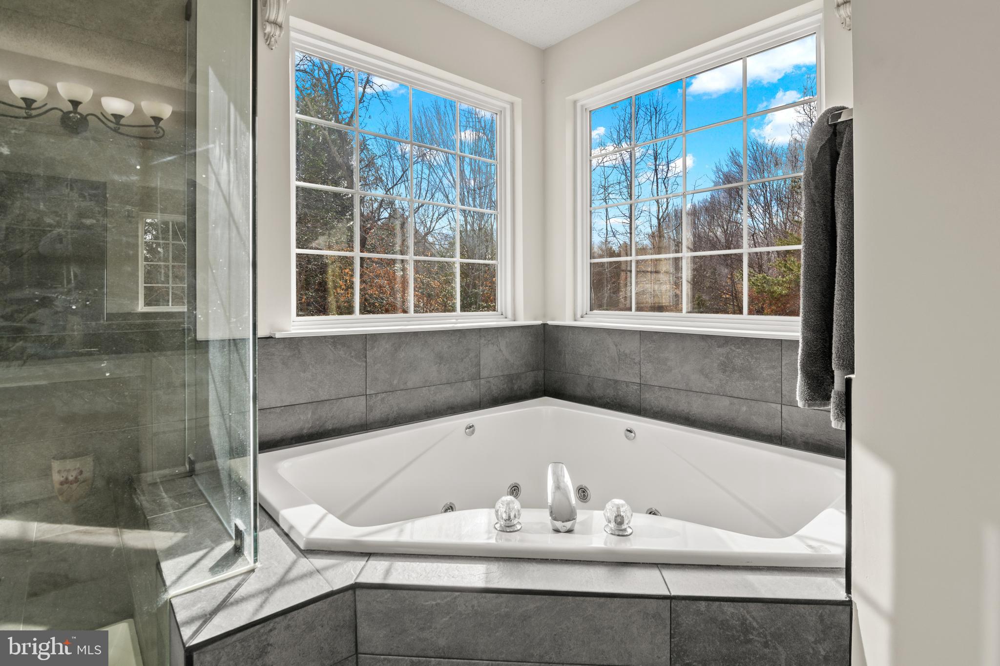 LONGMEADE - Residential