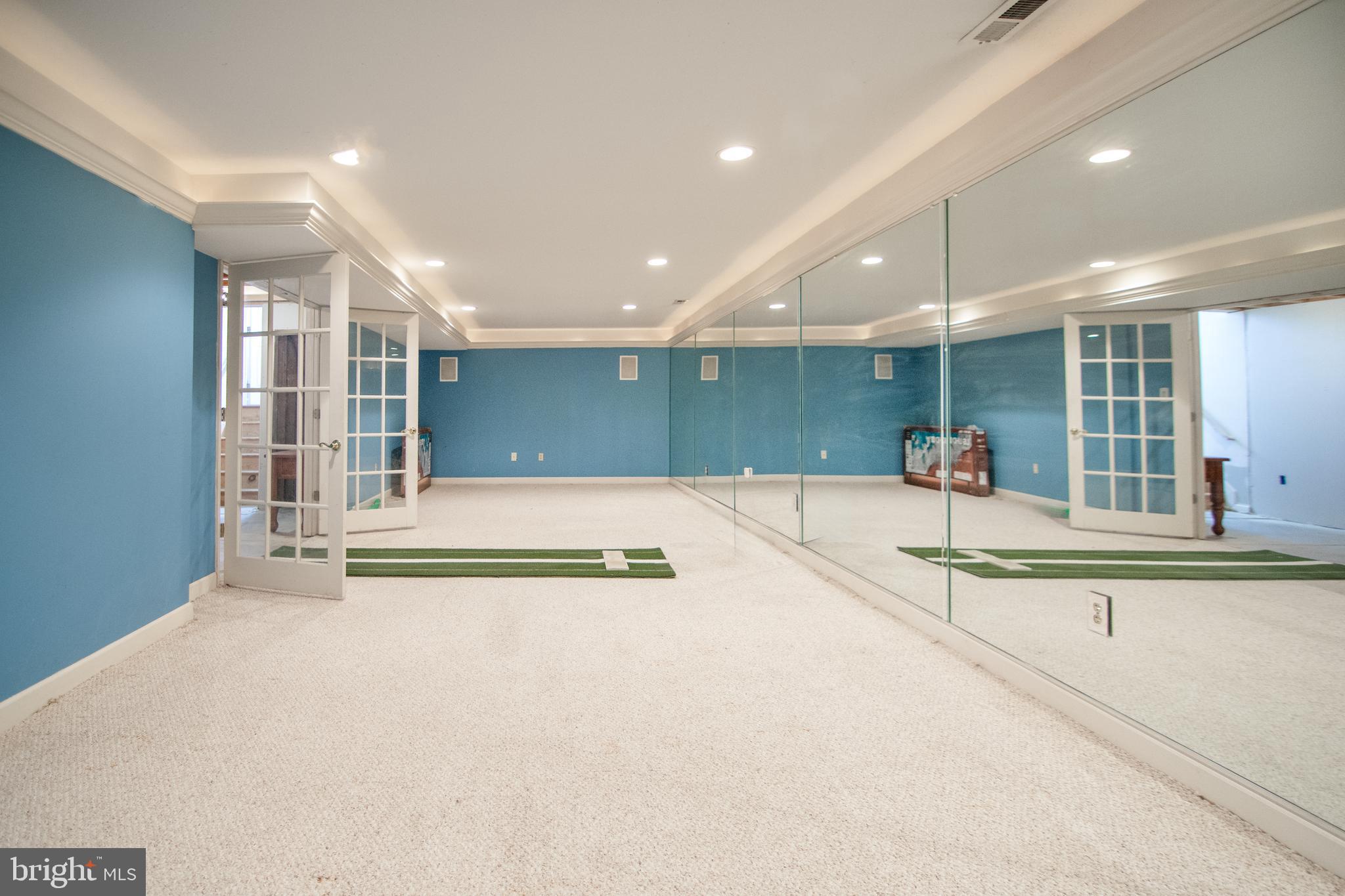 LONGMEADE - Residential