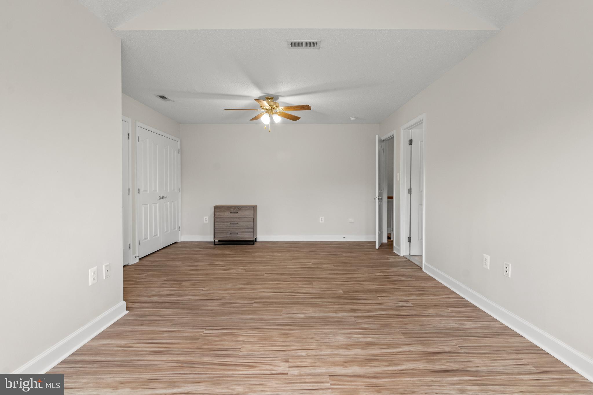 LONGMEADE - Residential