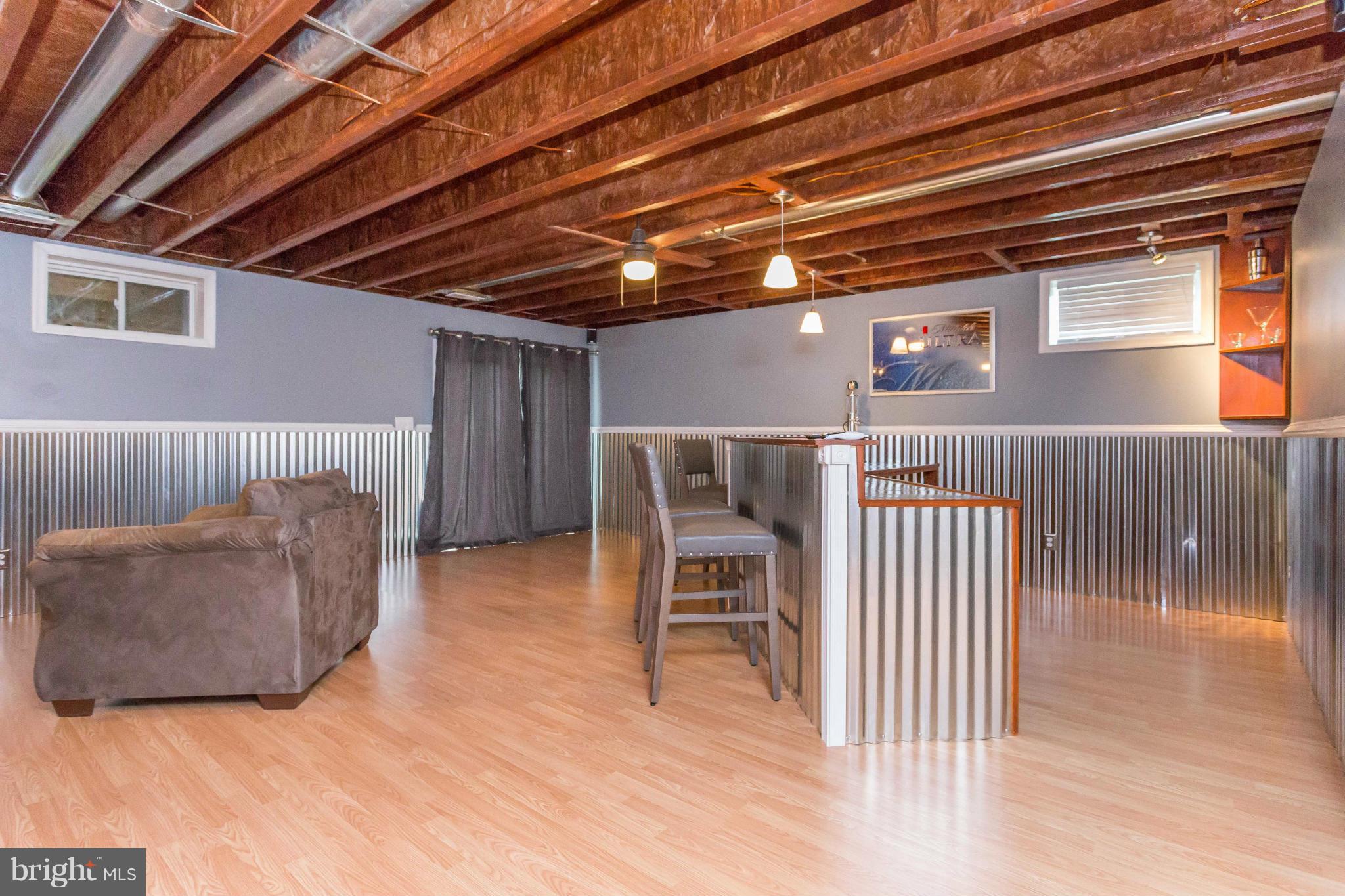 MAPLE HILL'S AFFLUENT - Residential