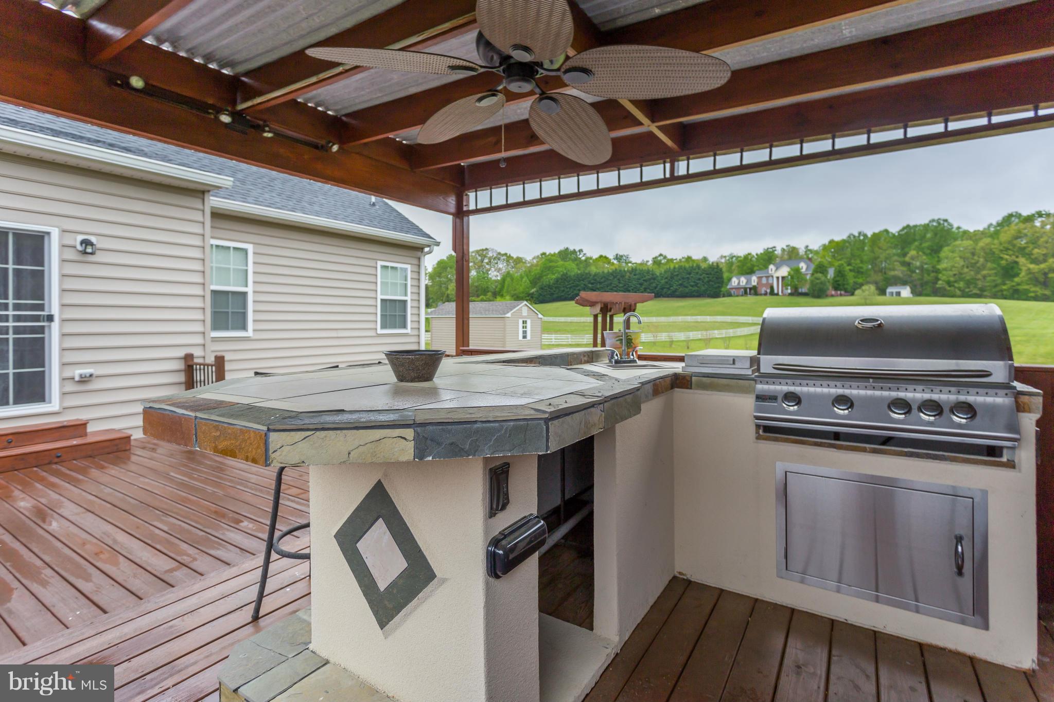 MAPLE HILL'S AFFLUENT - Residential