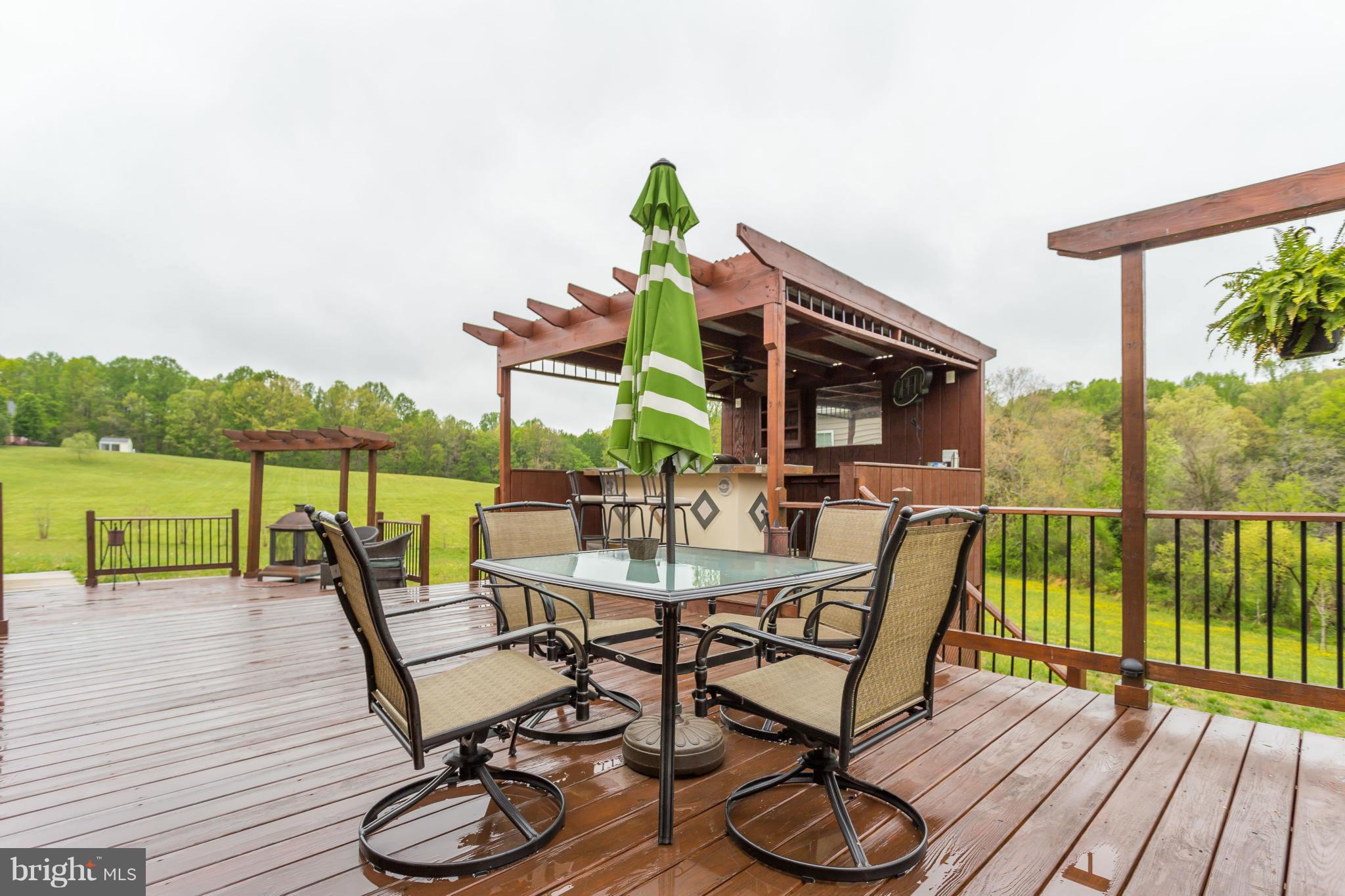 MAPLE HILL'S AFFLUENT - Residential