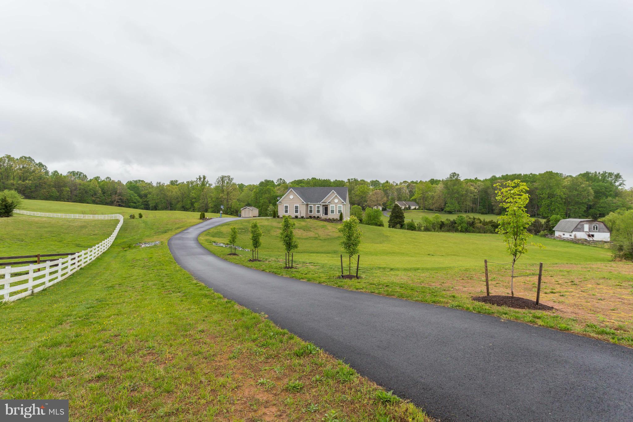 MAPLE HILL'S AFFLUENT - Residential