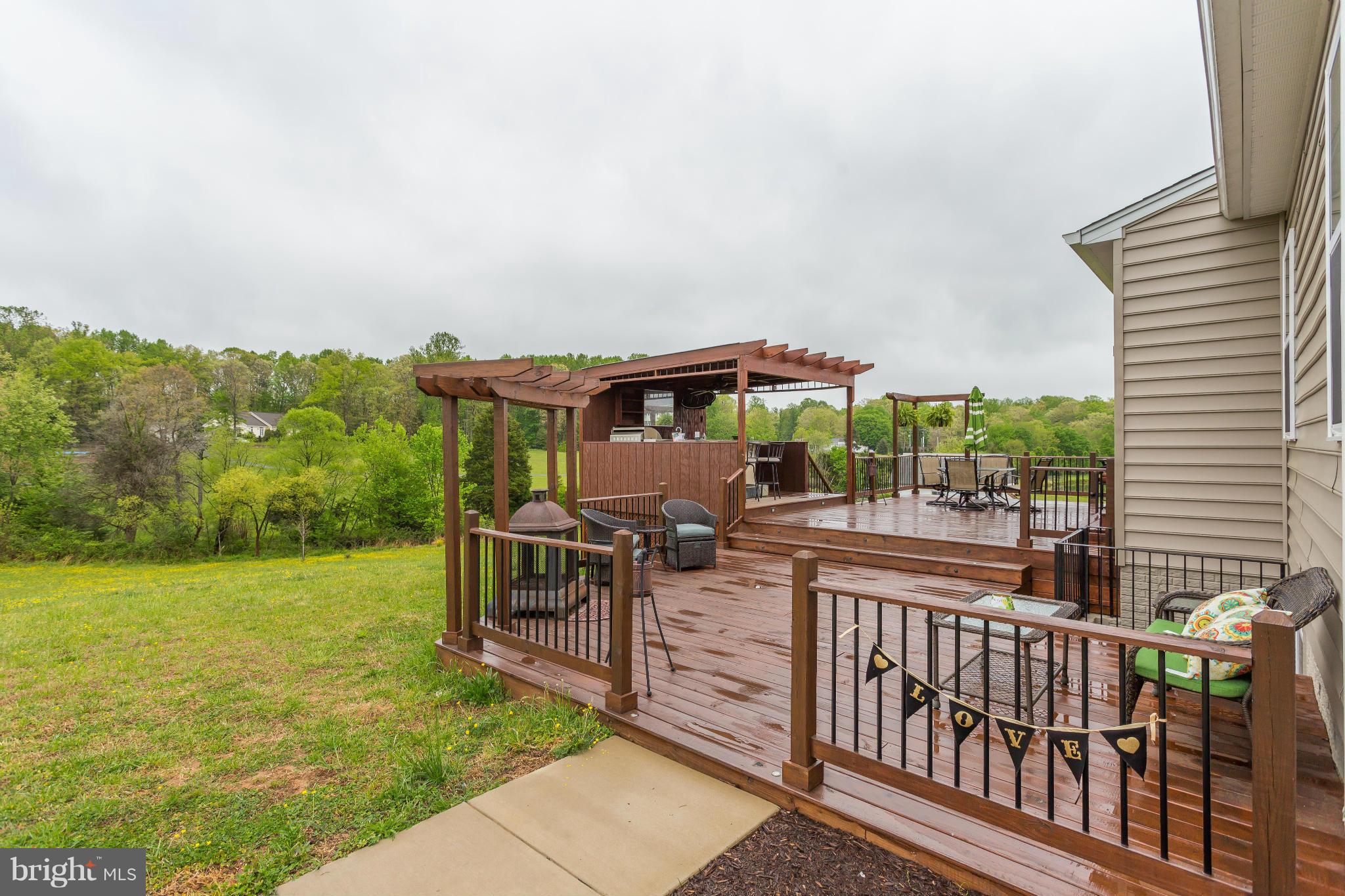 MAPLE HILL'S AFFLUENT - Residential